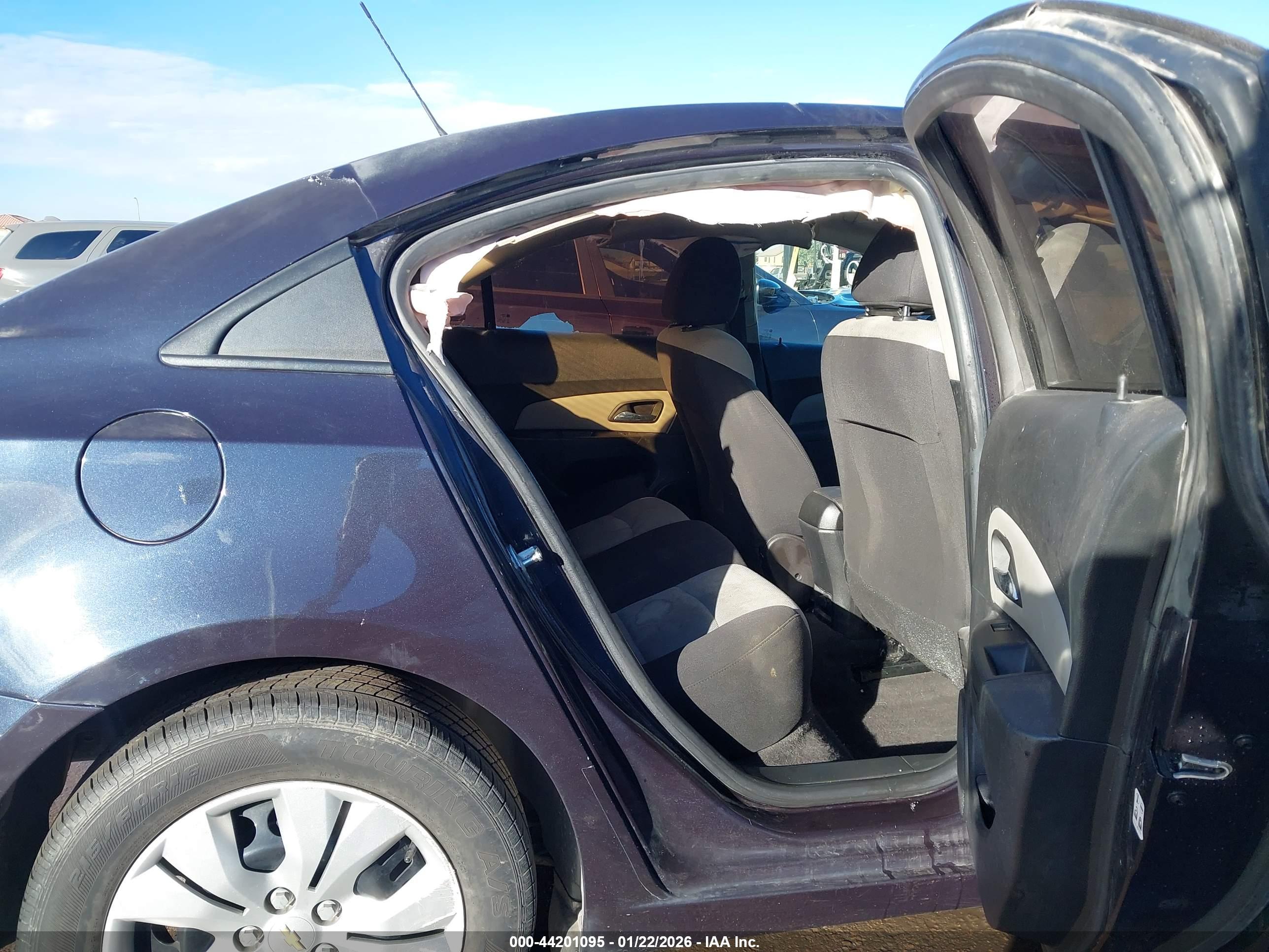 CHEVROLET CRUZE image 8