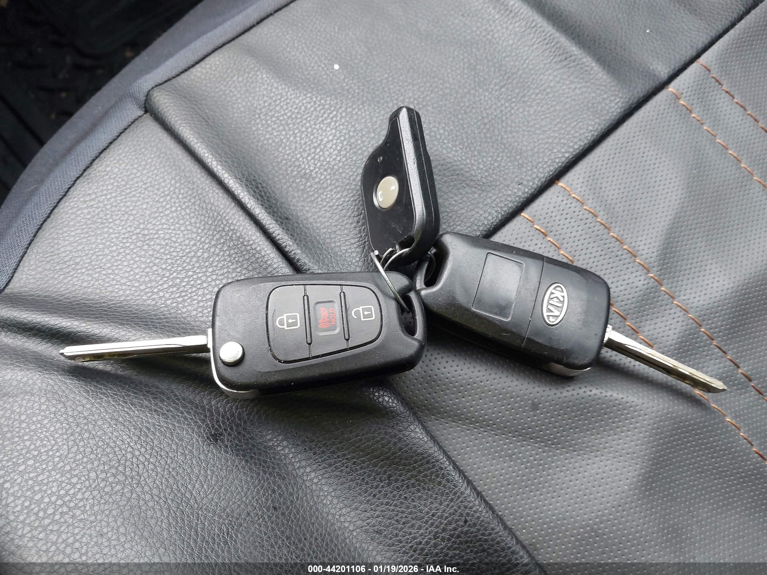 KIA SPORTAGE image 11