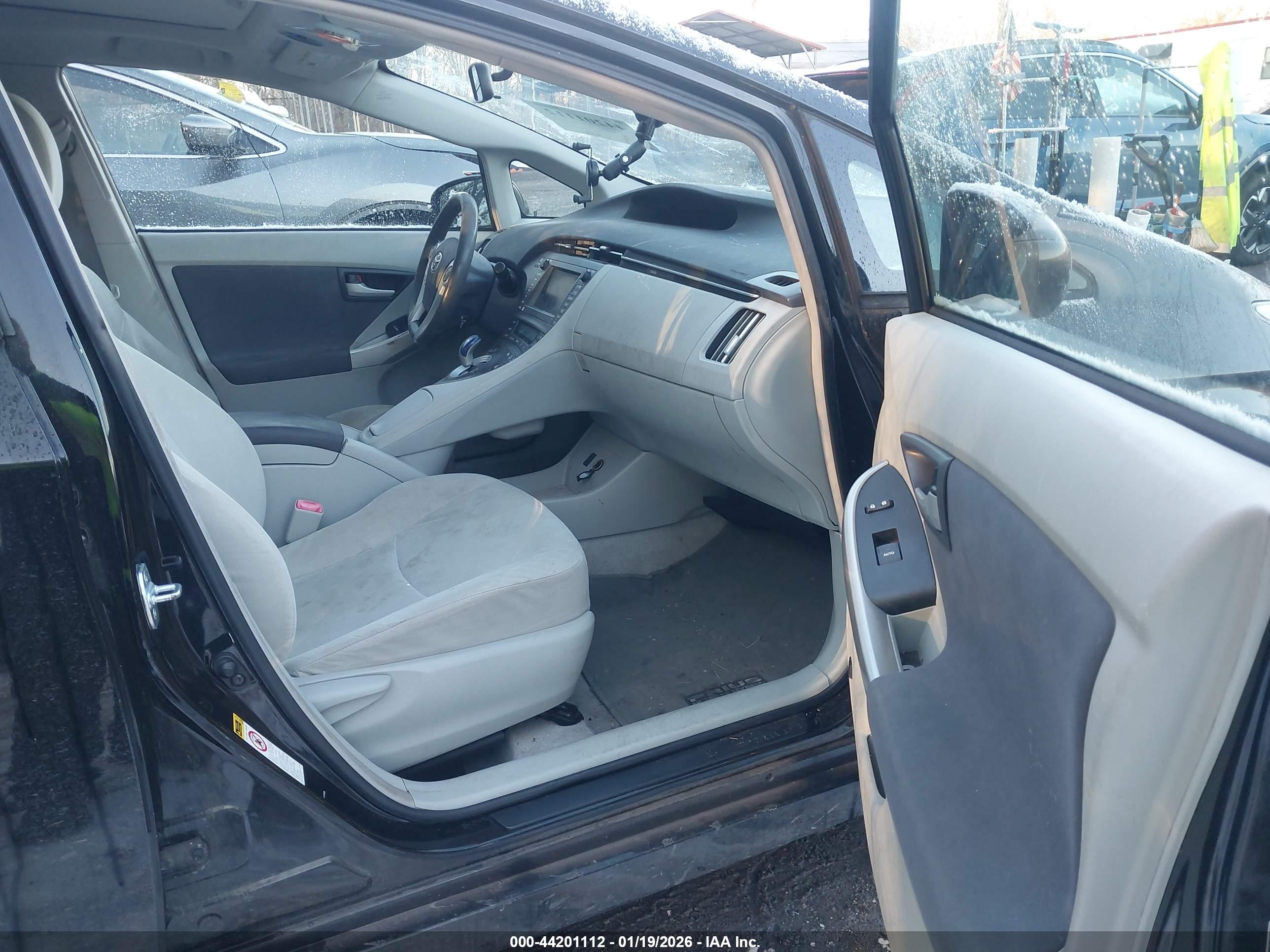 TOYOTA PRIUS image 5