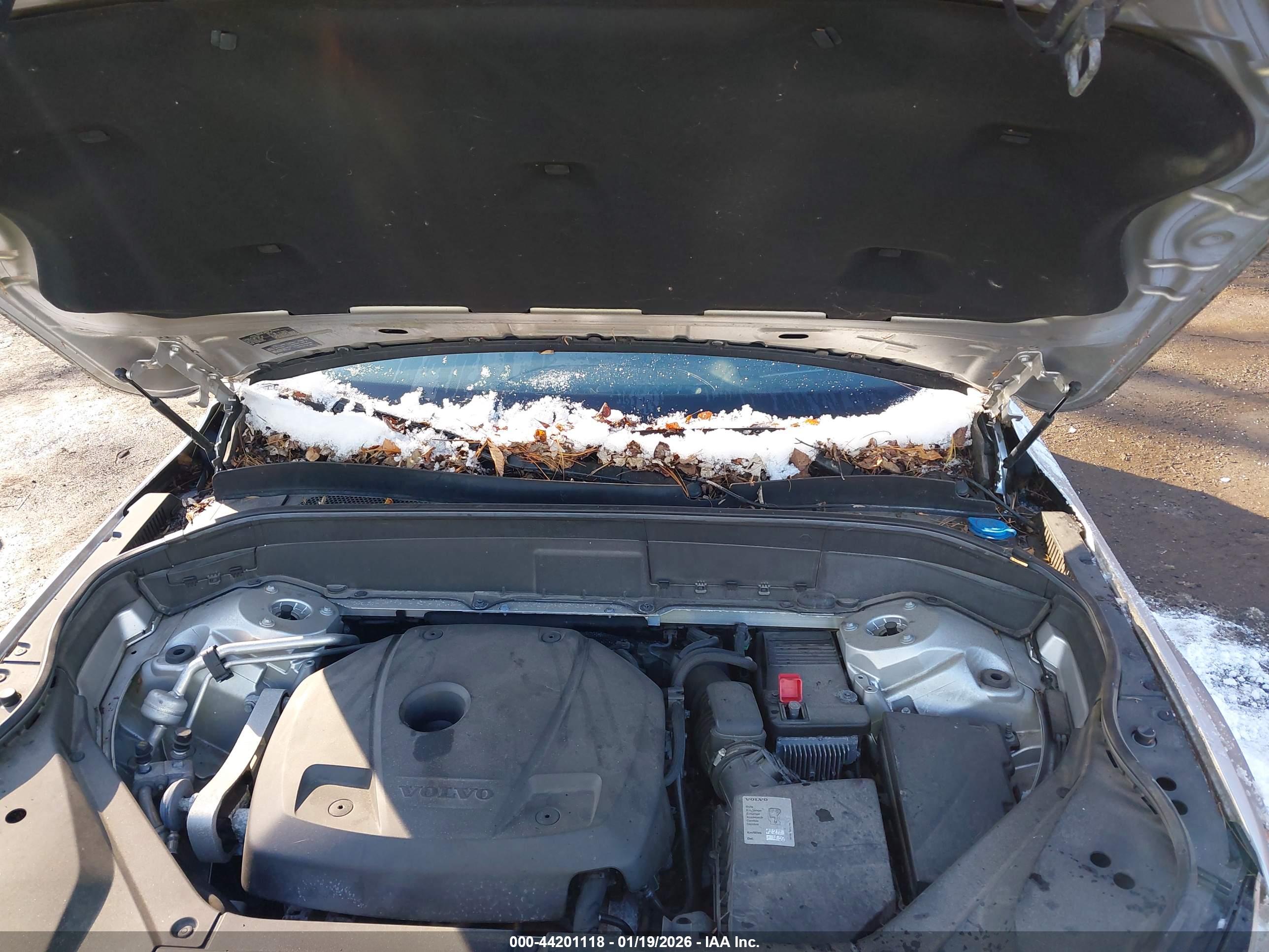 VOLVO XC90 image 10