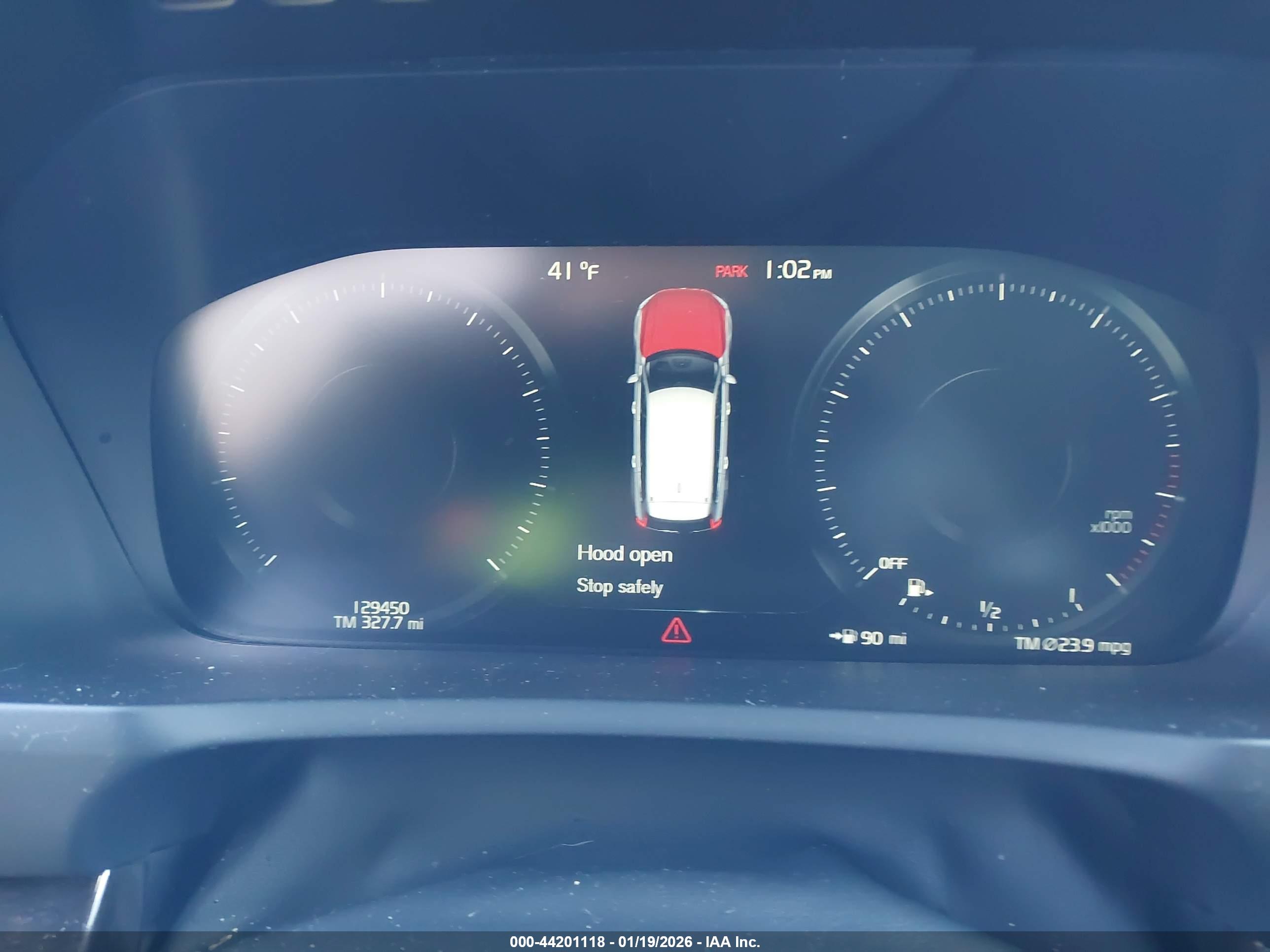 VOLVO XC90 image 7
