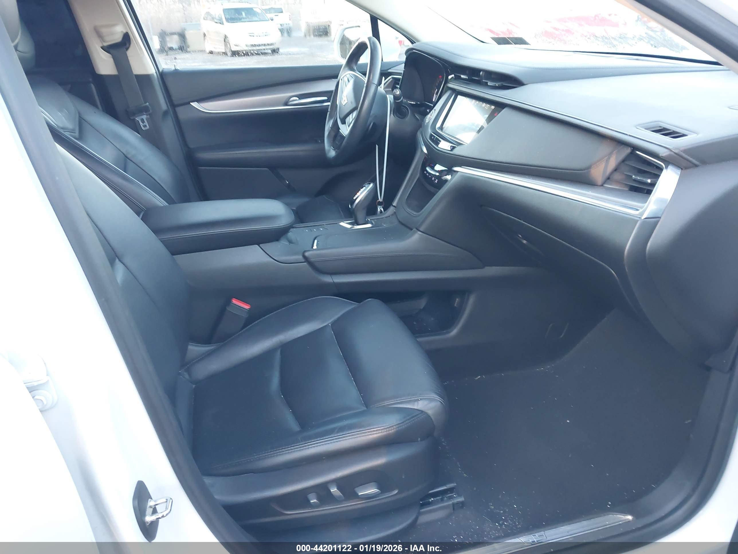 CADILLAC XT5 image 5