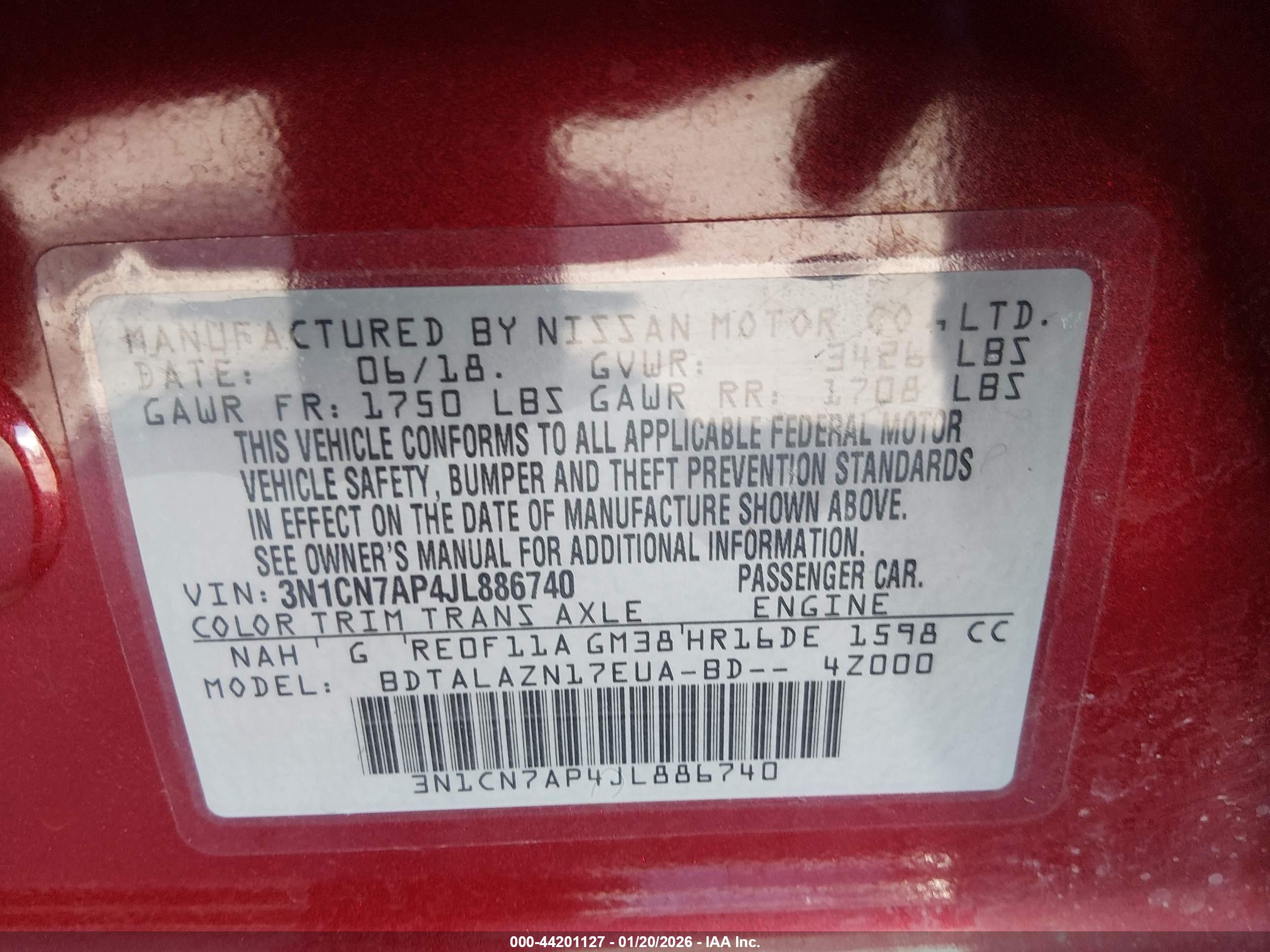 NISSAN VERSA image 9
