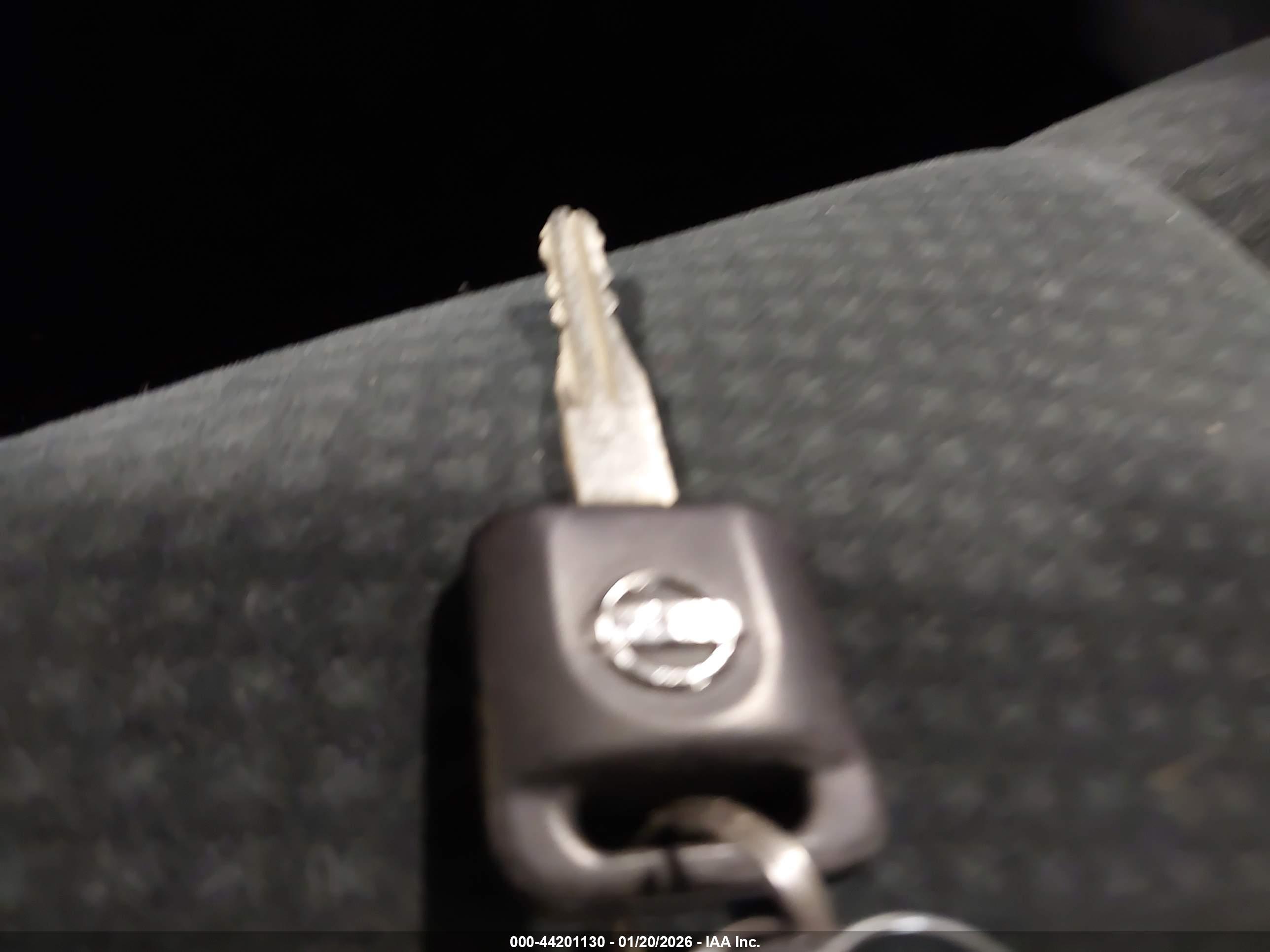 NISSAN VERSA image 11