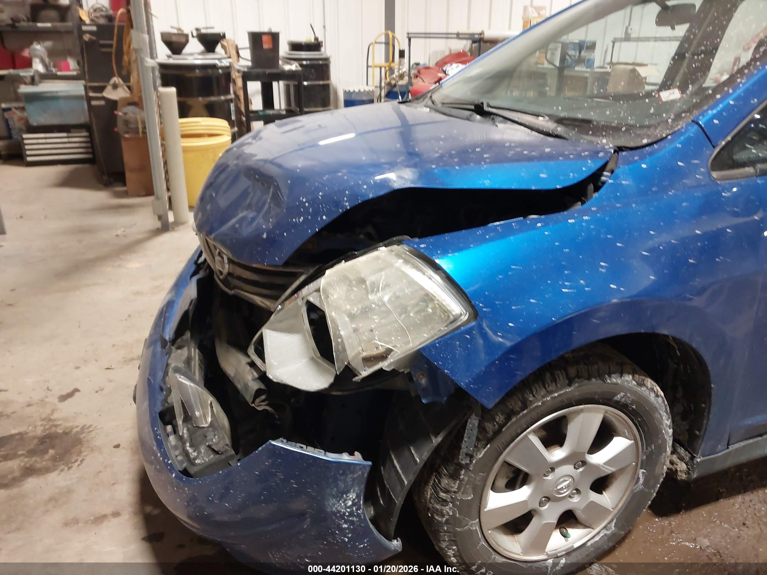 NISSAN VERSA image 6