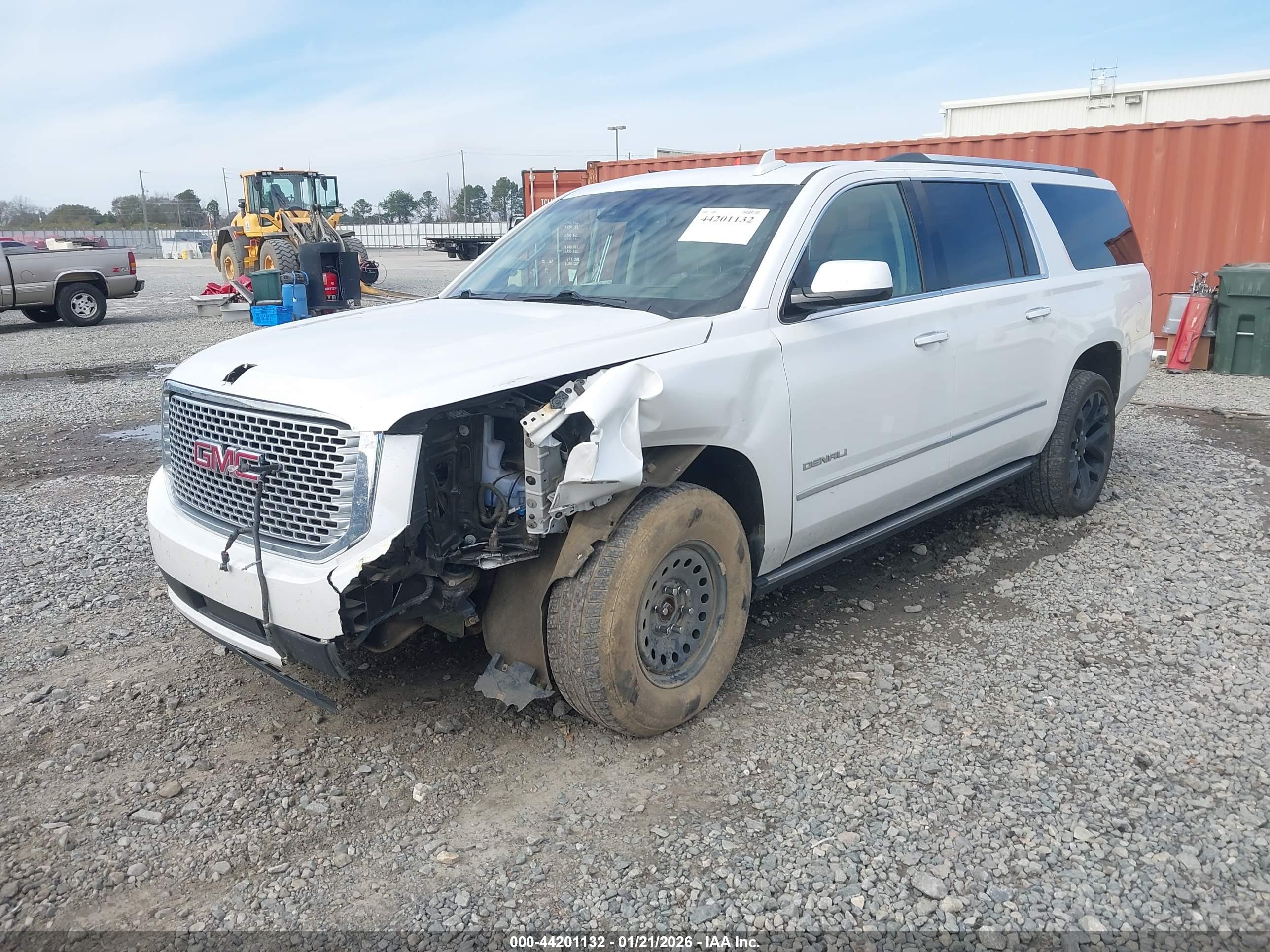 GMC YUKON image 2