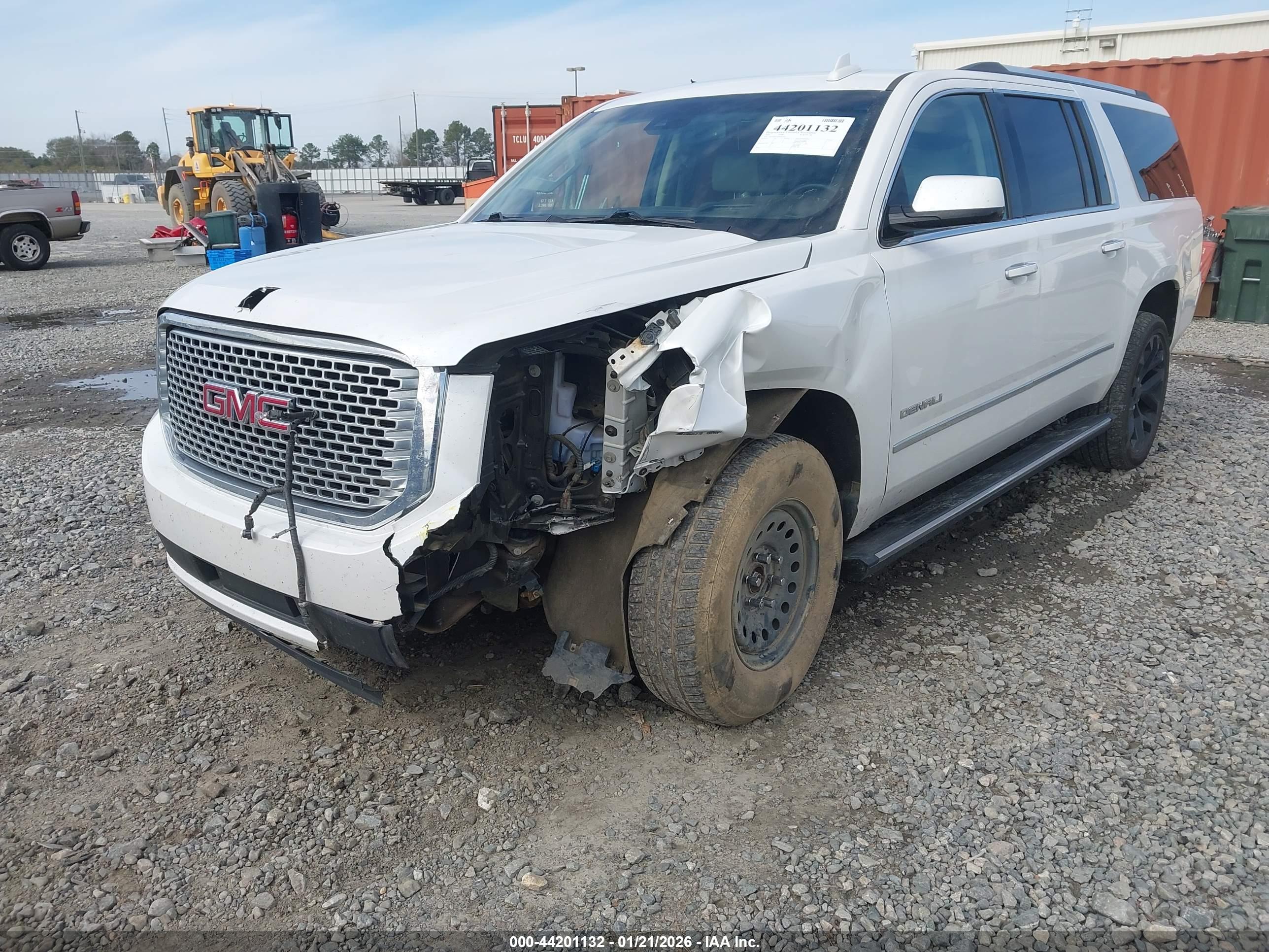 GMC YUKON image 6