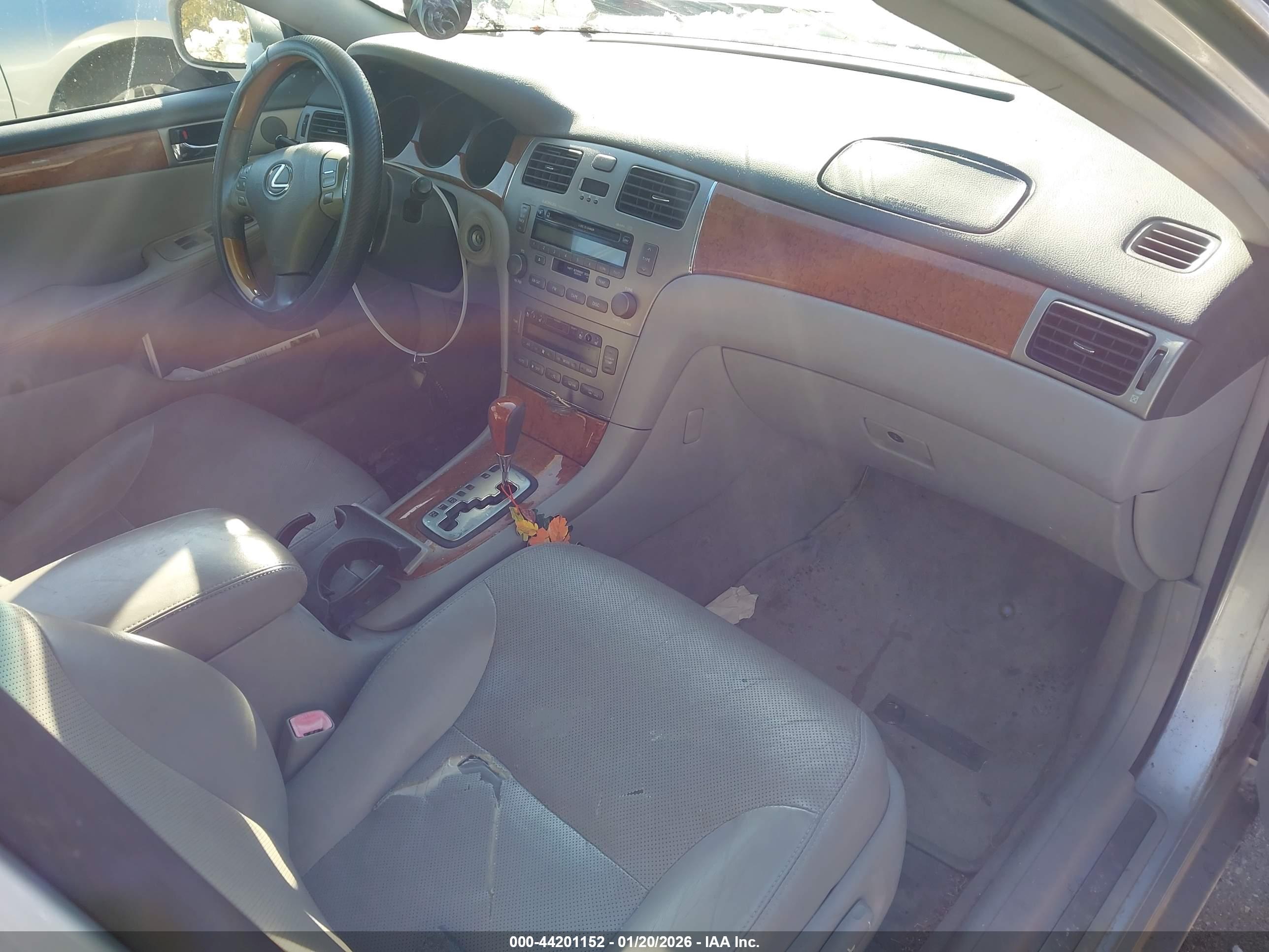 LEXUS ES image 5
