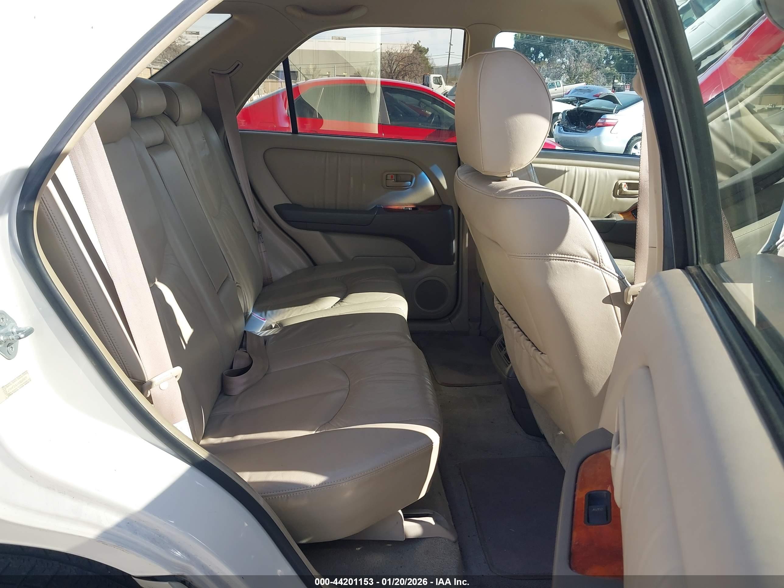 LEXUS RX image 8