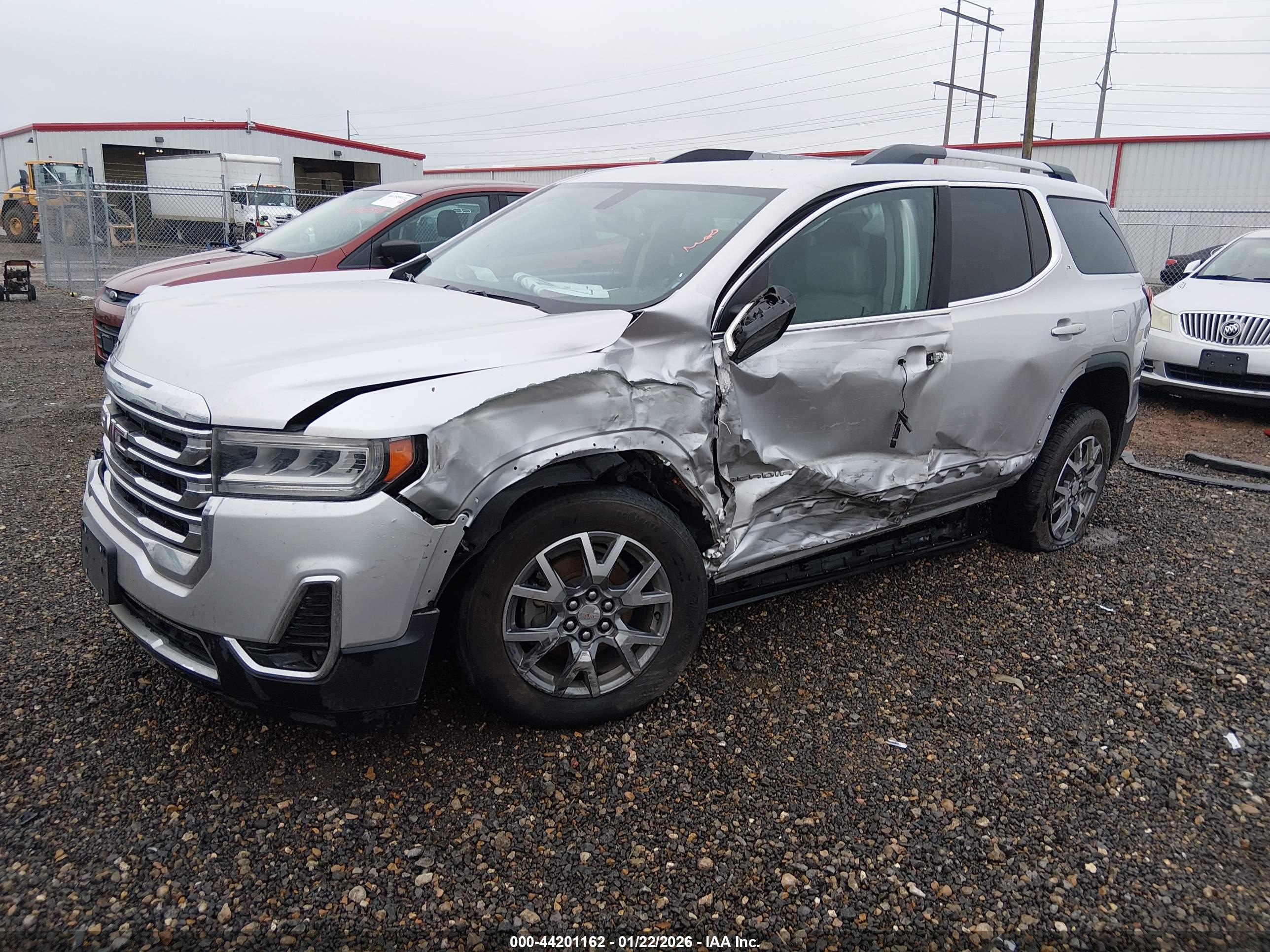 GMC ACADIA image 2