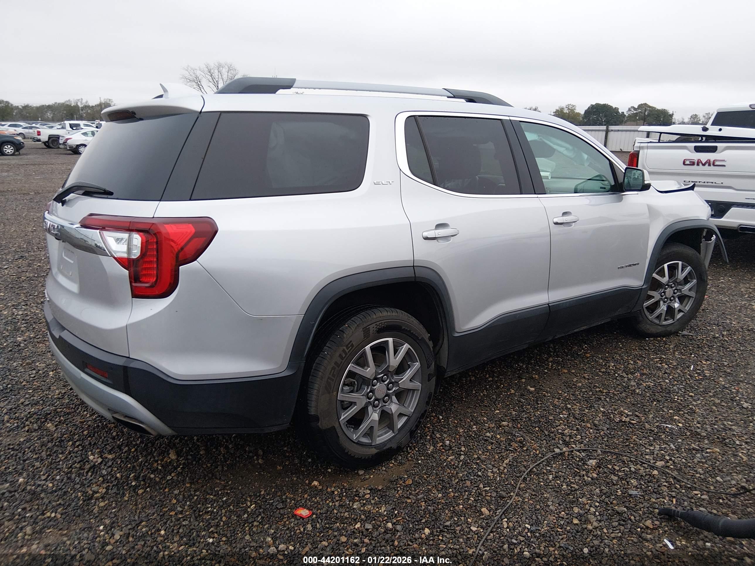 GMC ACADIA image 4