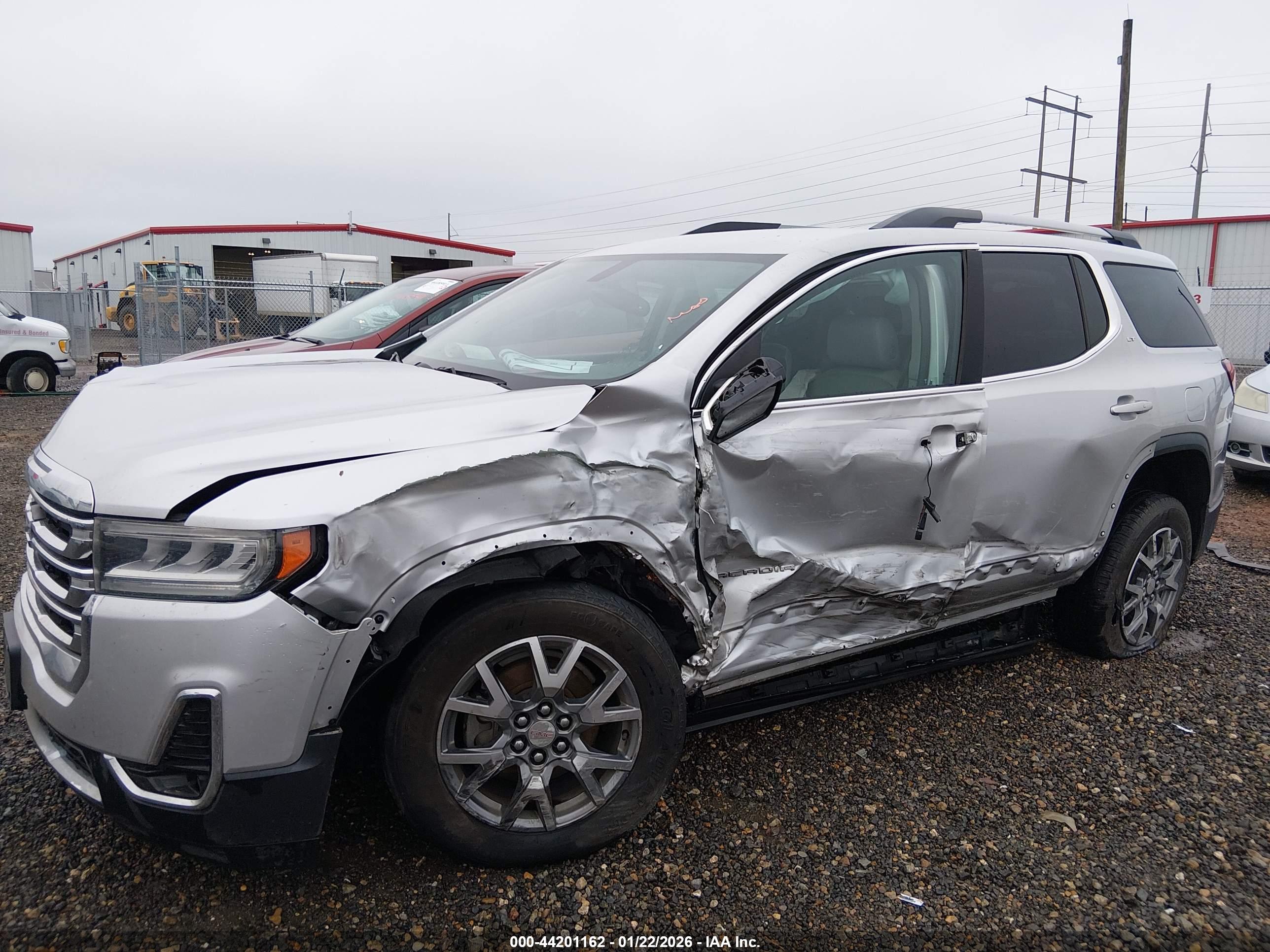 GMC ACADIA image 6