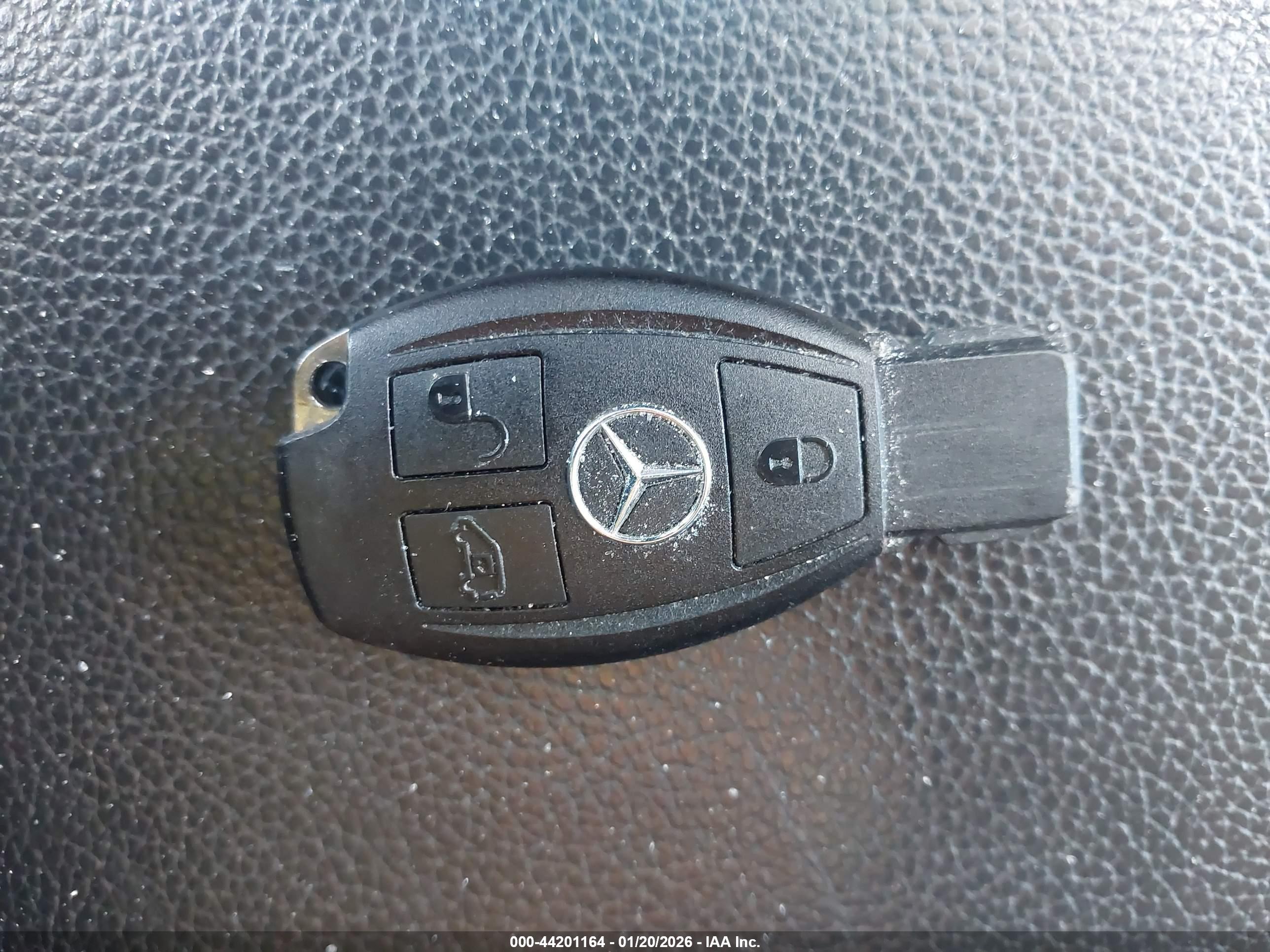 MERCEDES-BENZ METRIS image 11