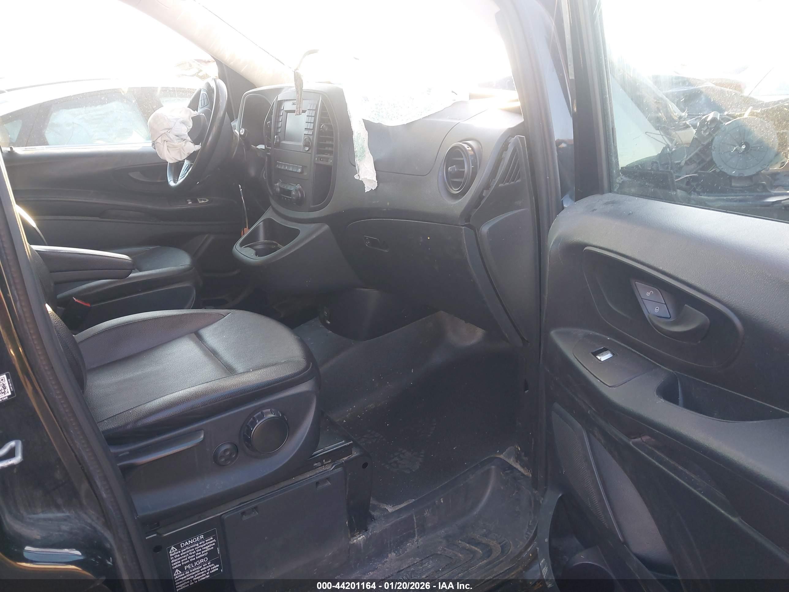 MERCEDES-BENZ METRIS image 5