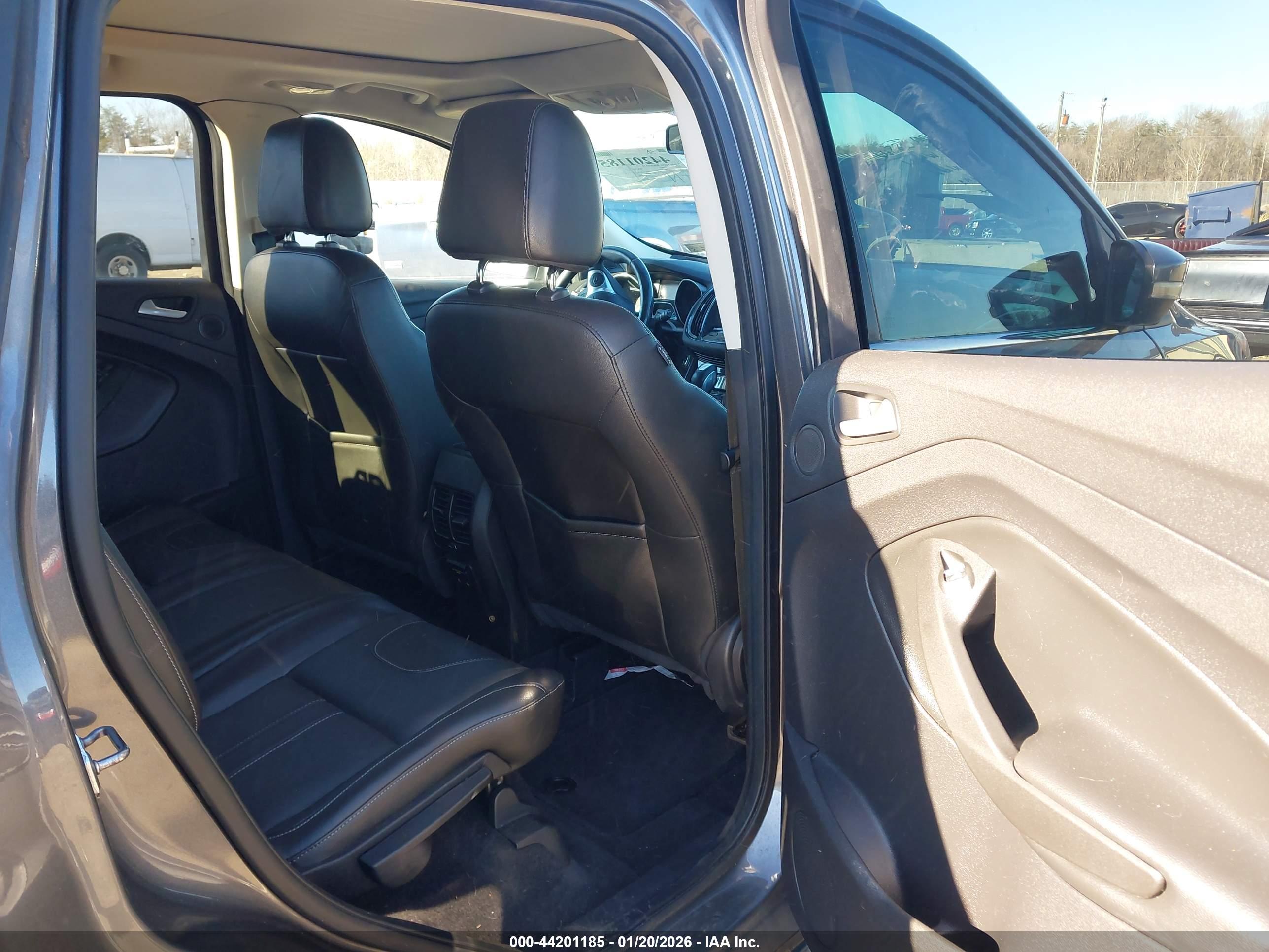 FORD ESCAPE image 8