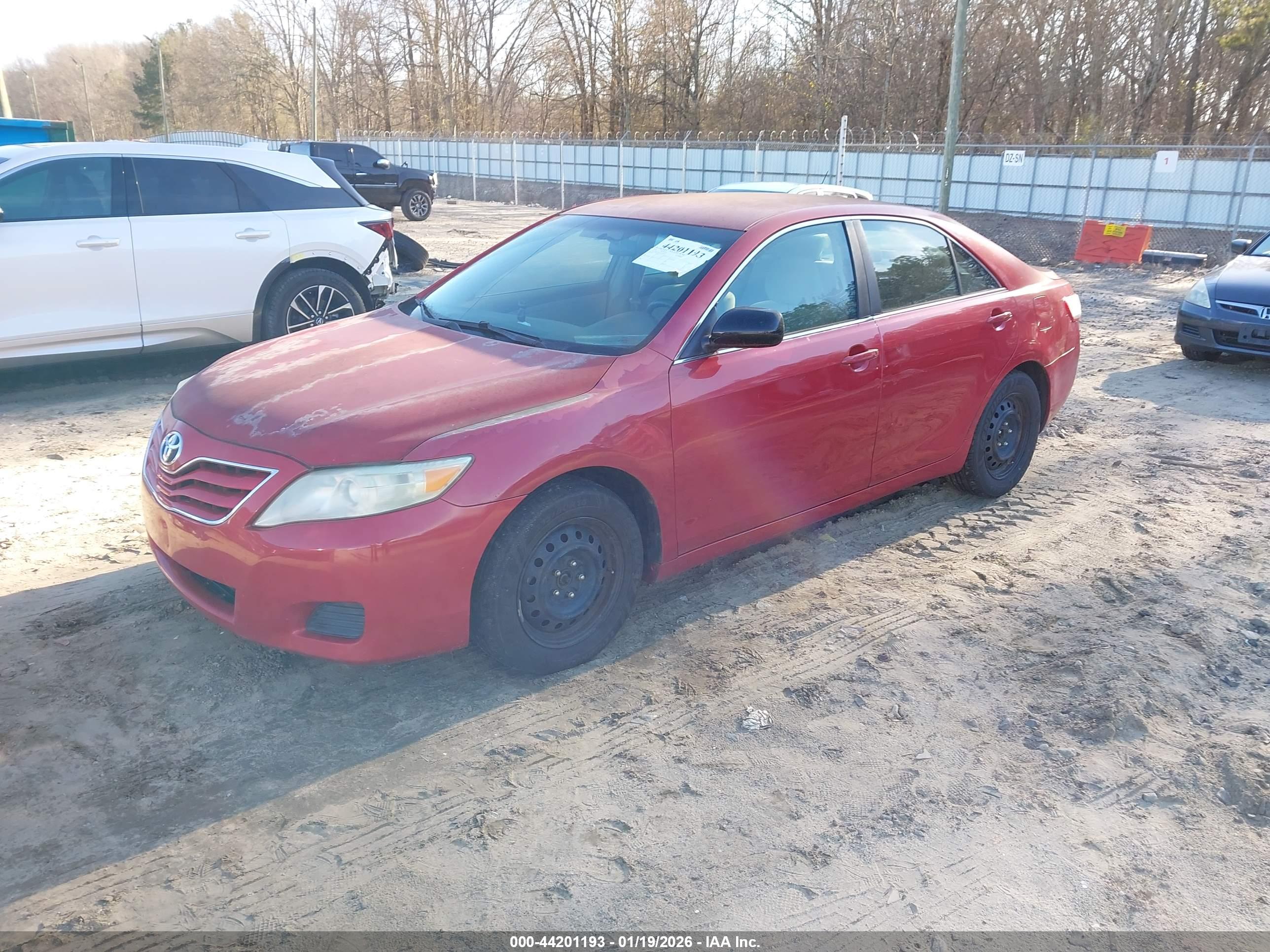 TOYOTA CAMRY image 2