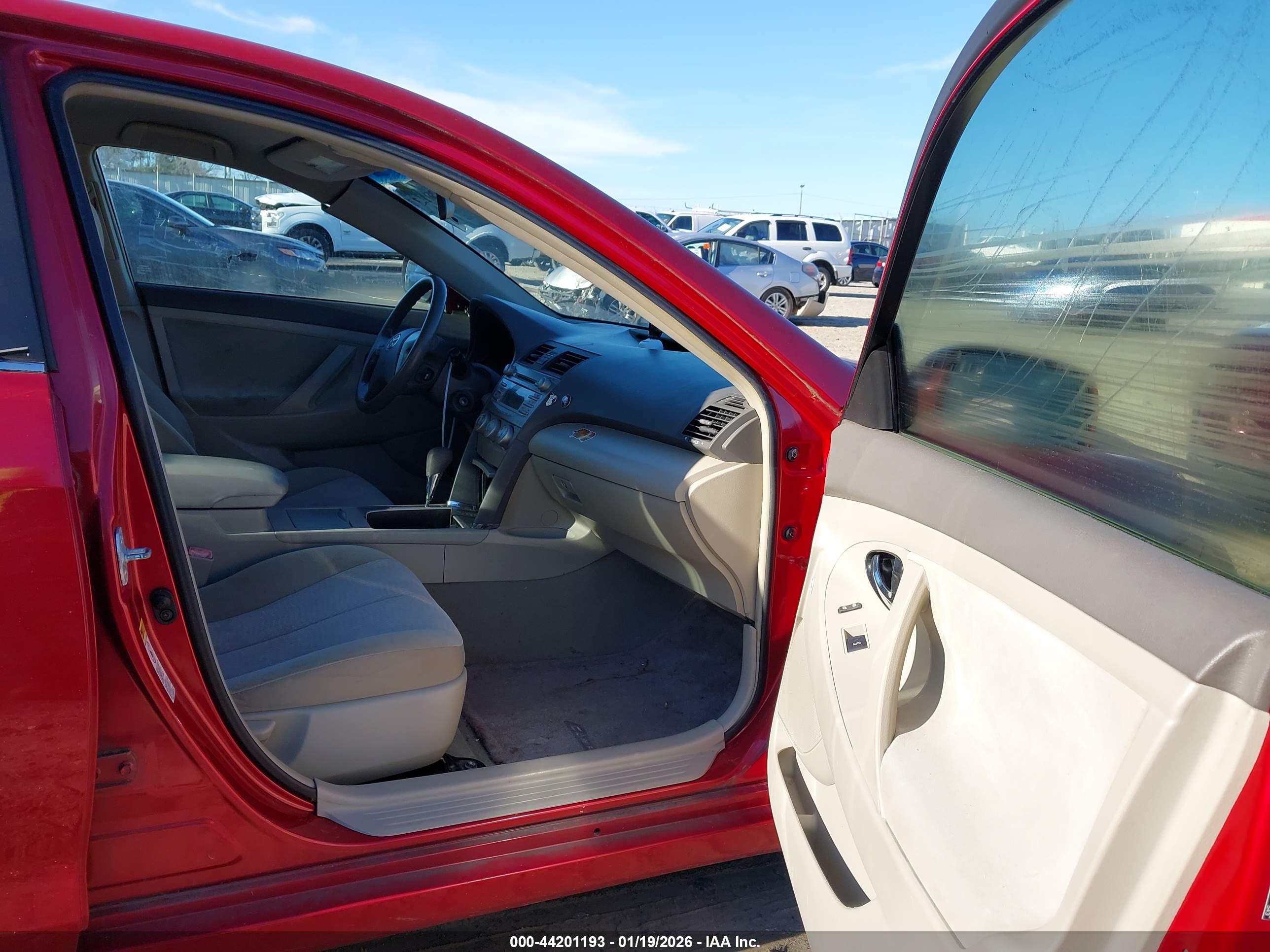 TOYOTA CAMRY image 5