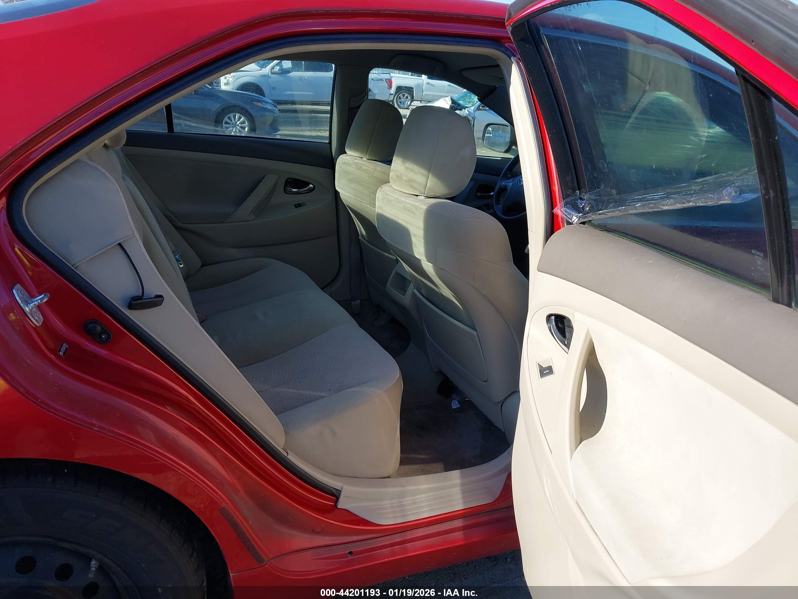 TOYOTA CAMRY image 8