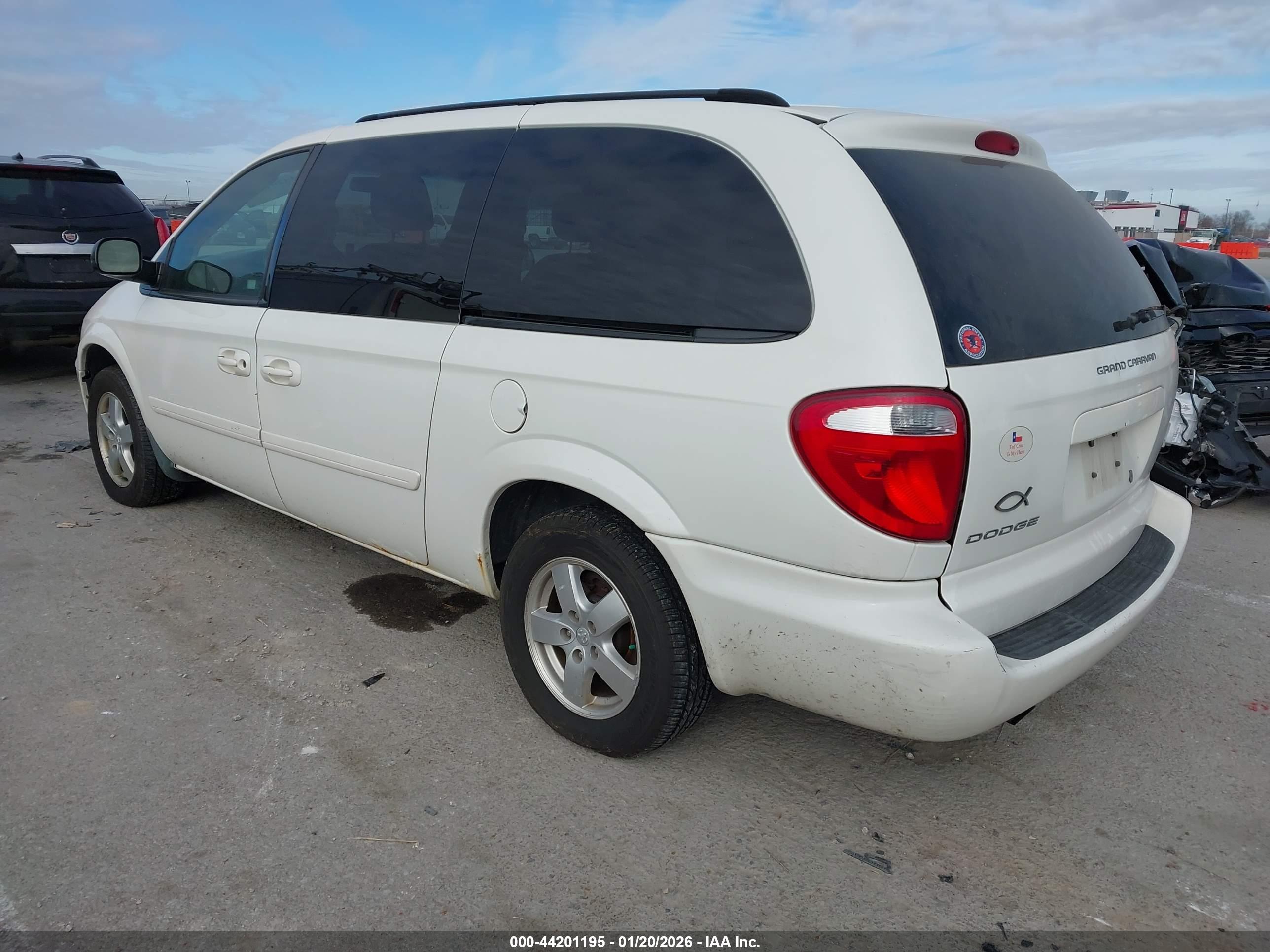 DODGE GRAND image 3