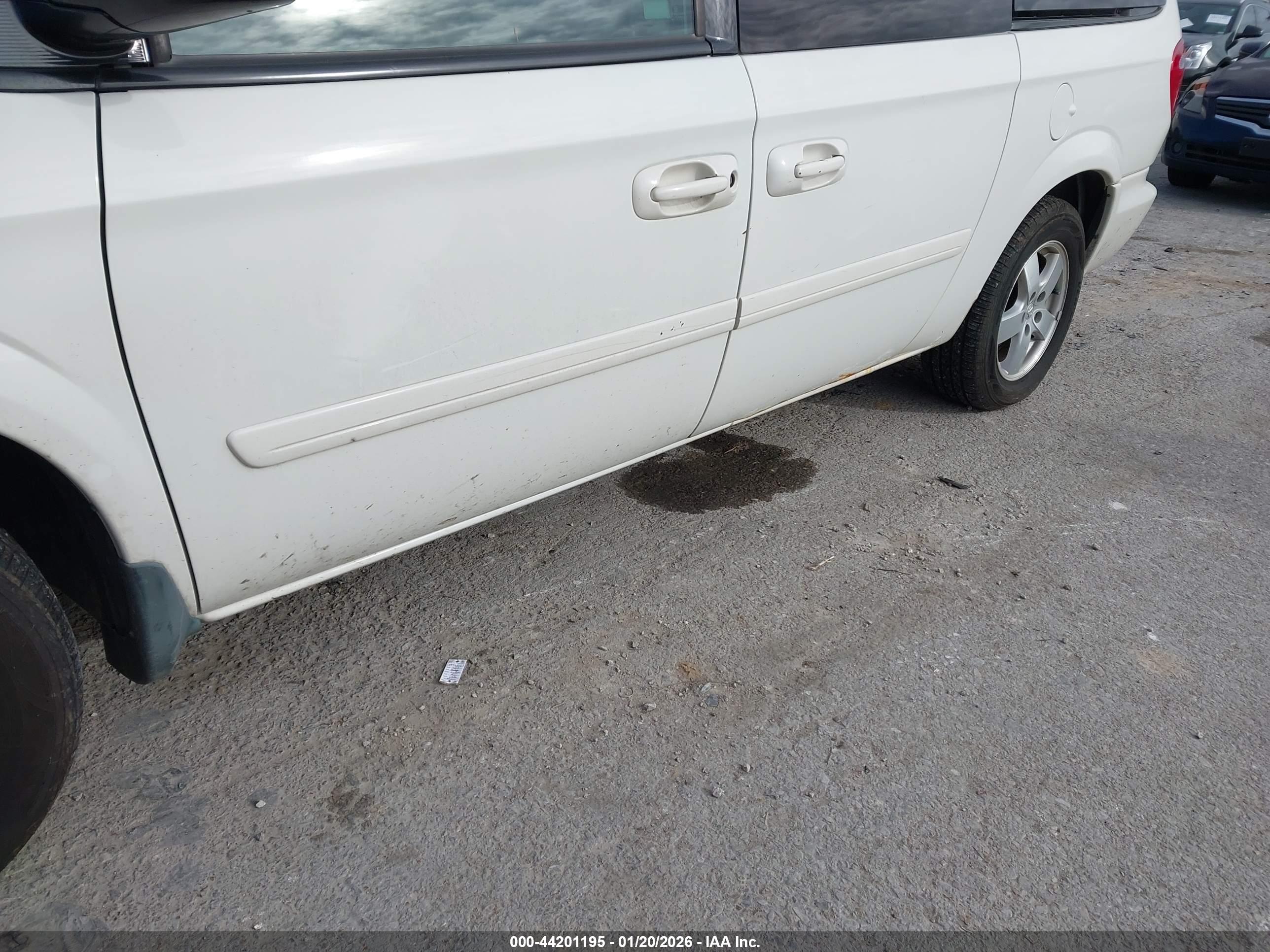 DODGE GRAND image 6