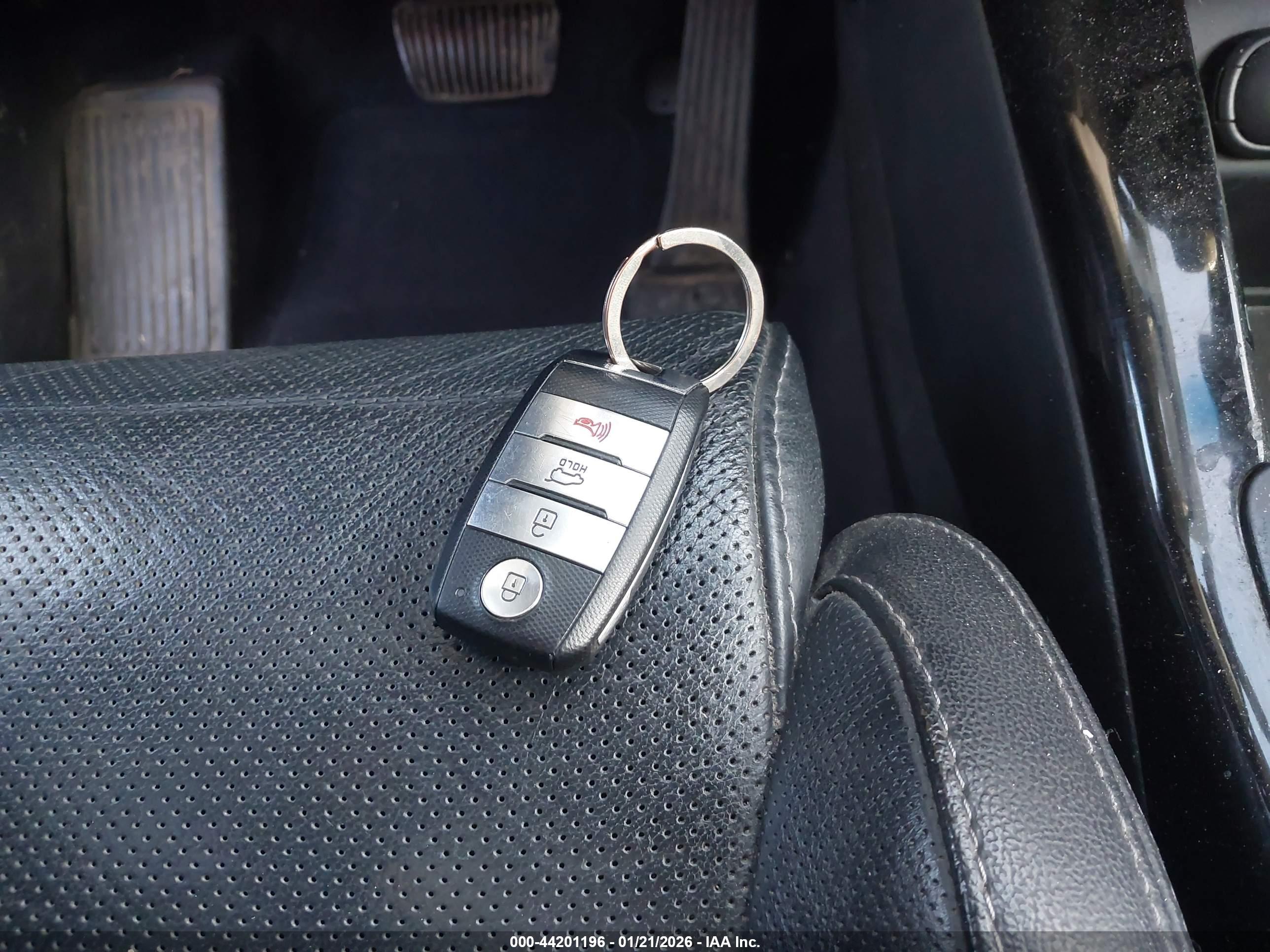 KIA SORENTO image 11