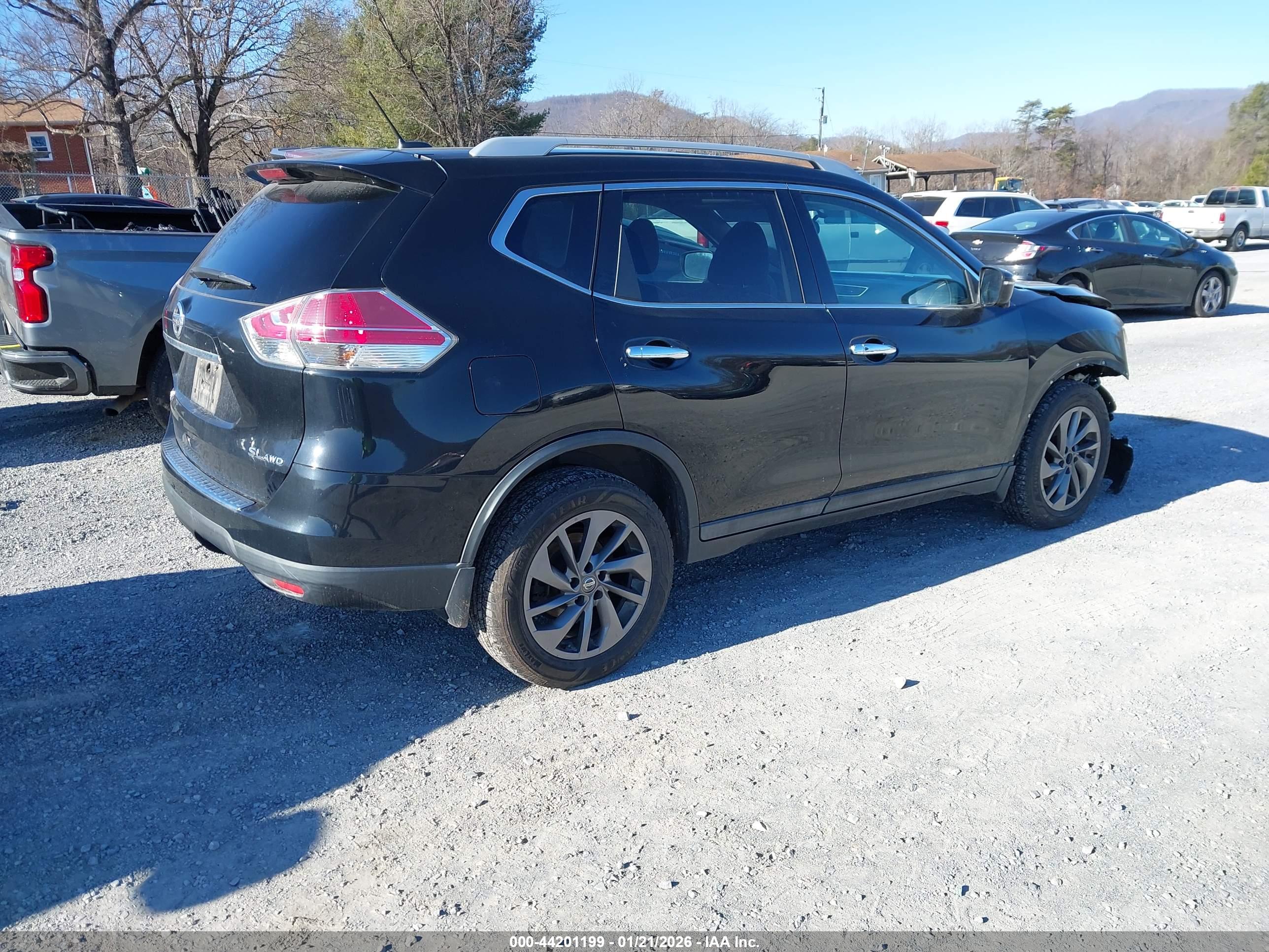 NISSAN ROGUE image 4