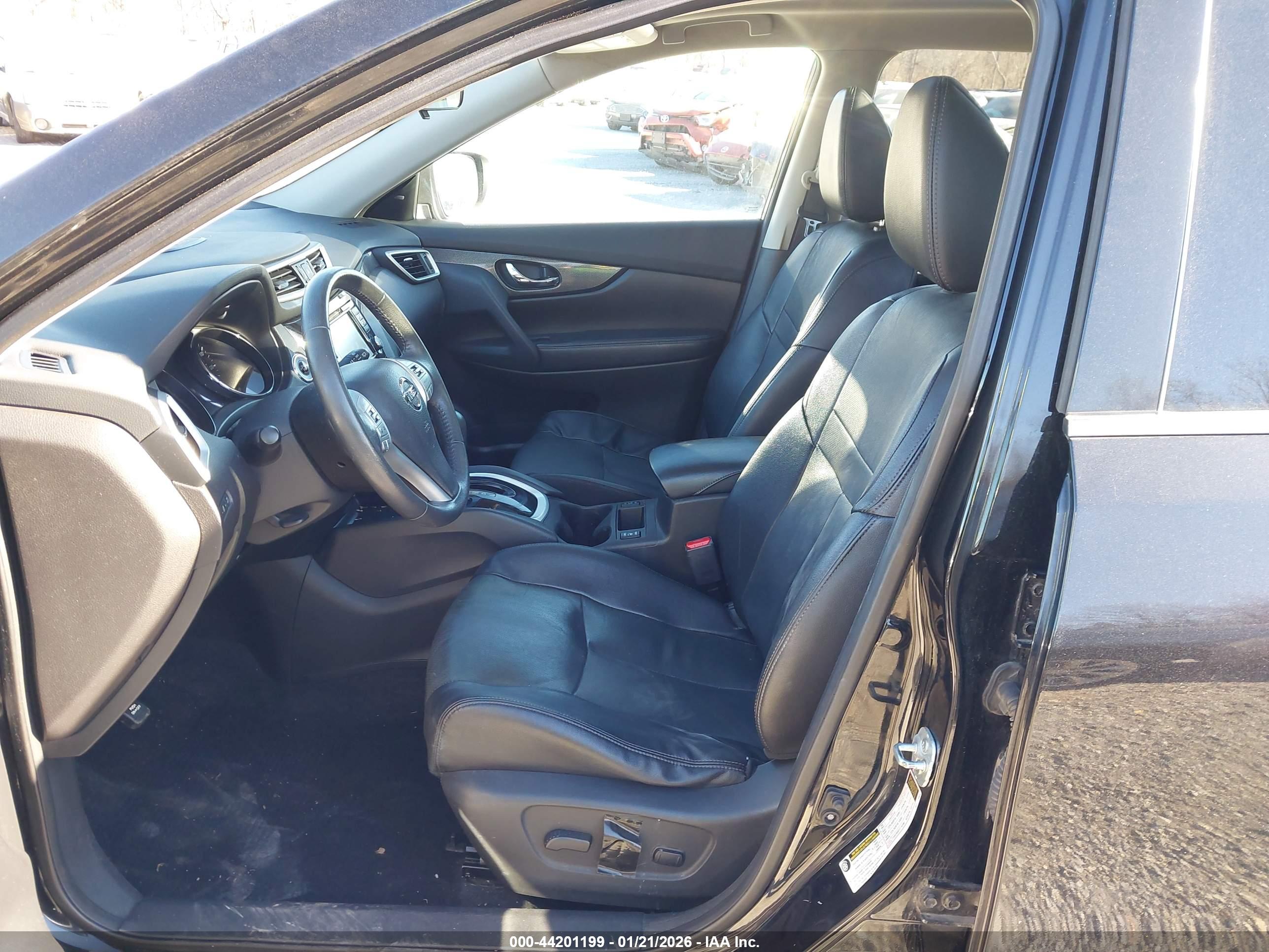 NISSAN ROGUE image 5