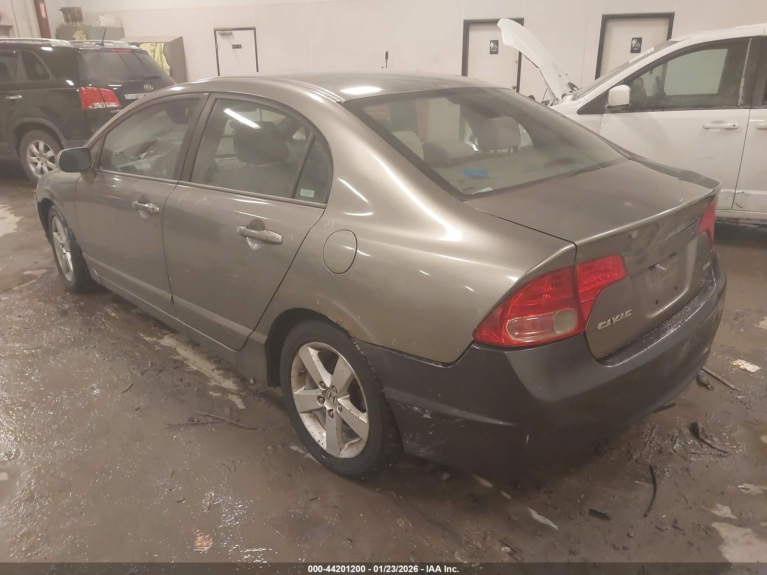 HONDA CIVIC image 3