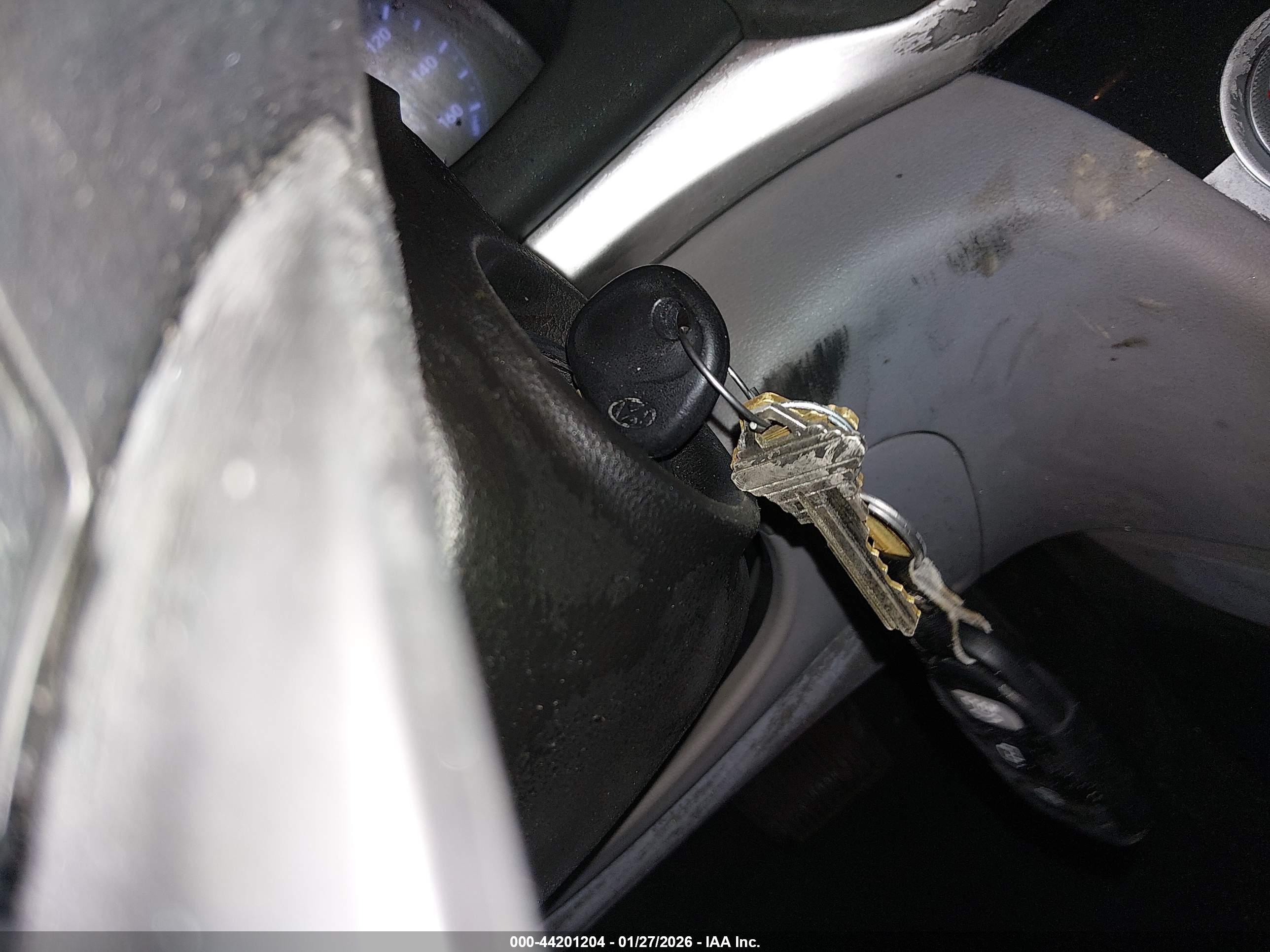 HYUNDAI ELANTRA image 11