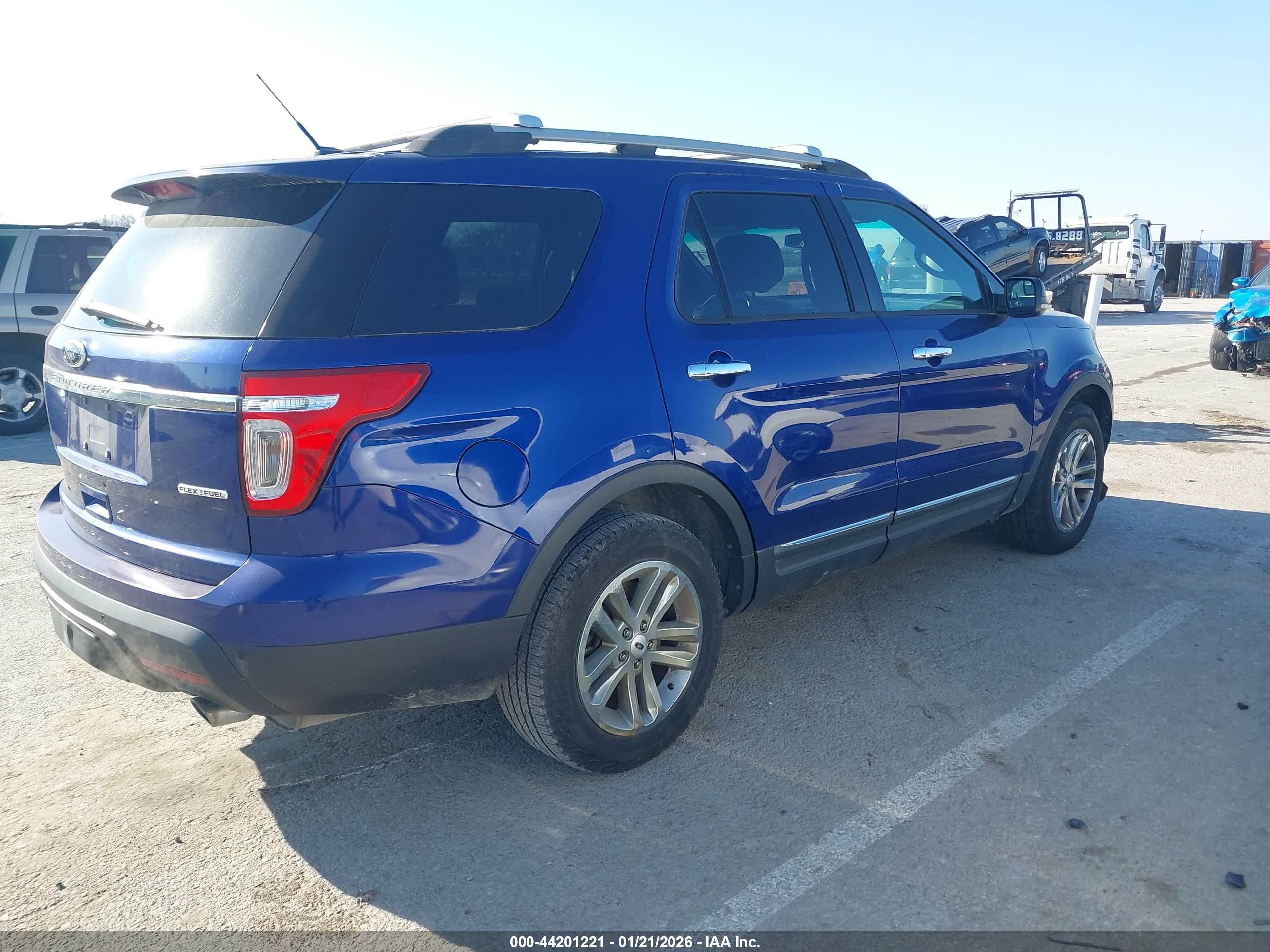 FORD EXPLORER image 4