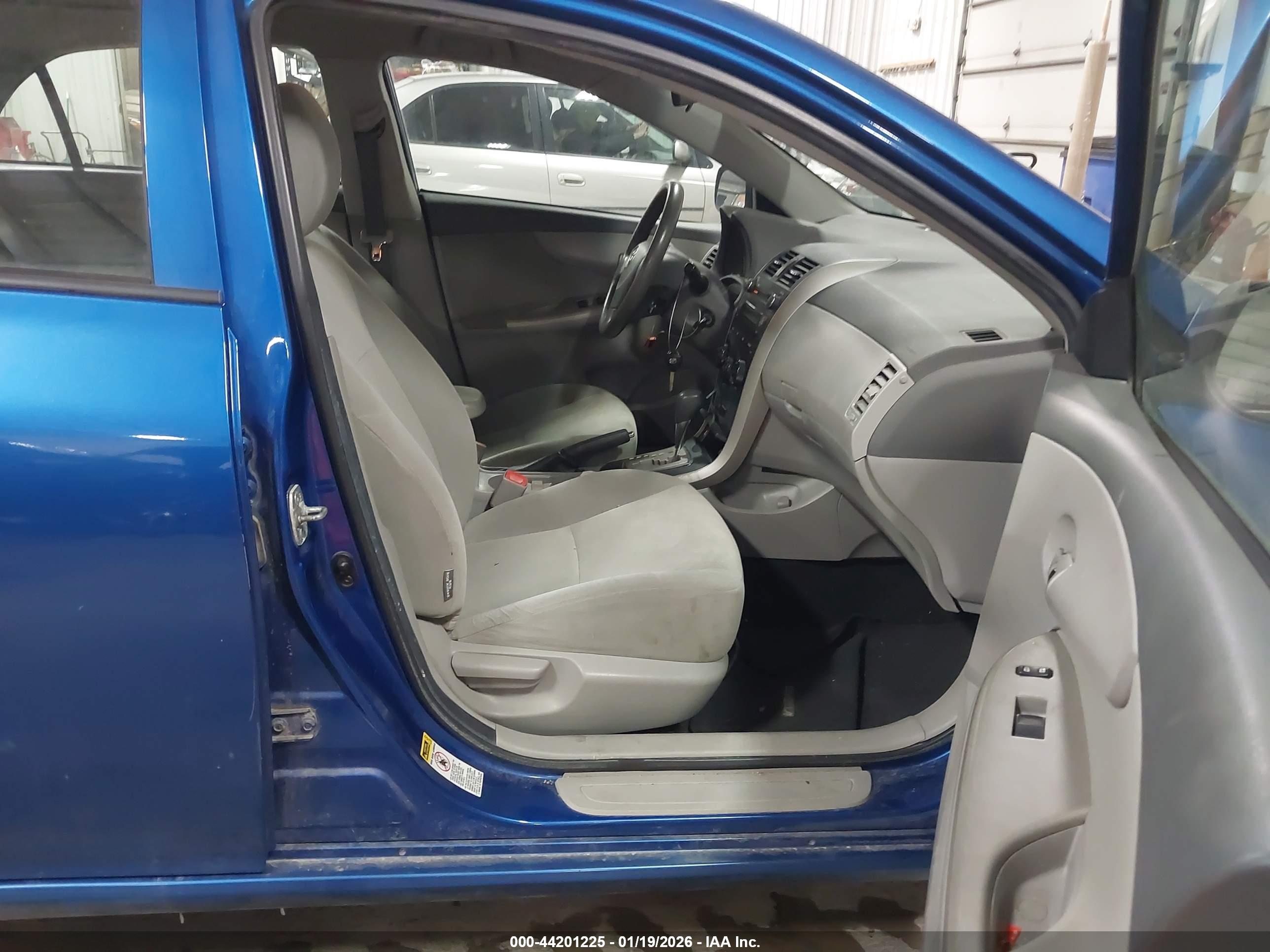 TOYOTA COROLLA image 5