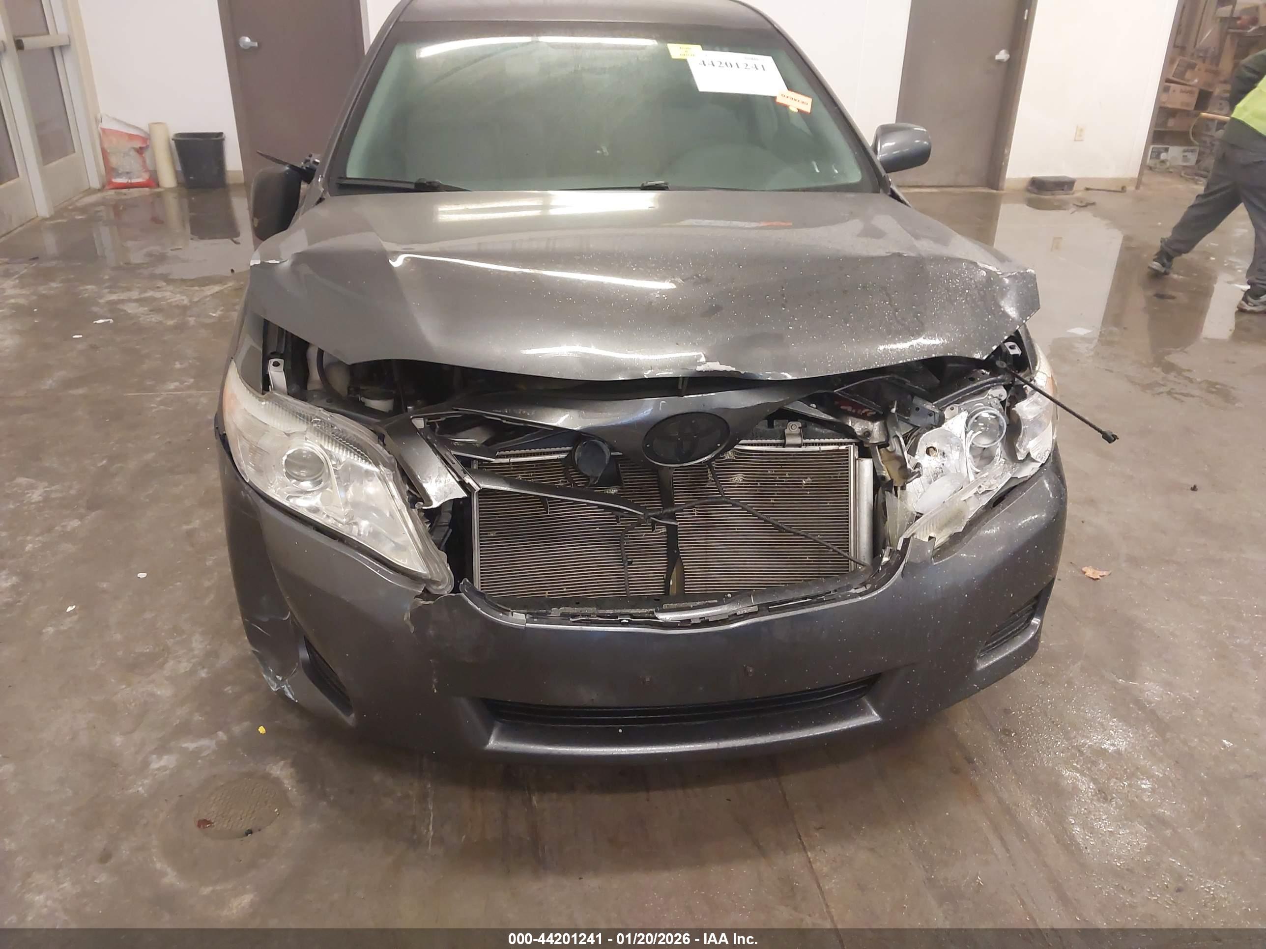 TOYOTA CAMRY image 6