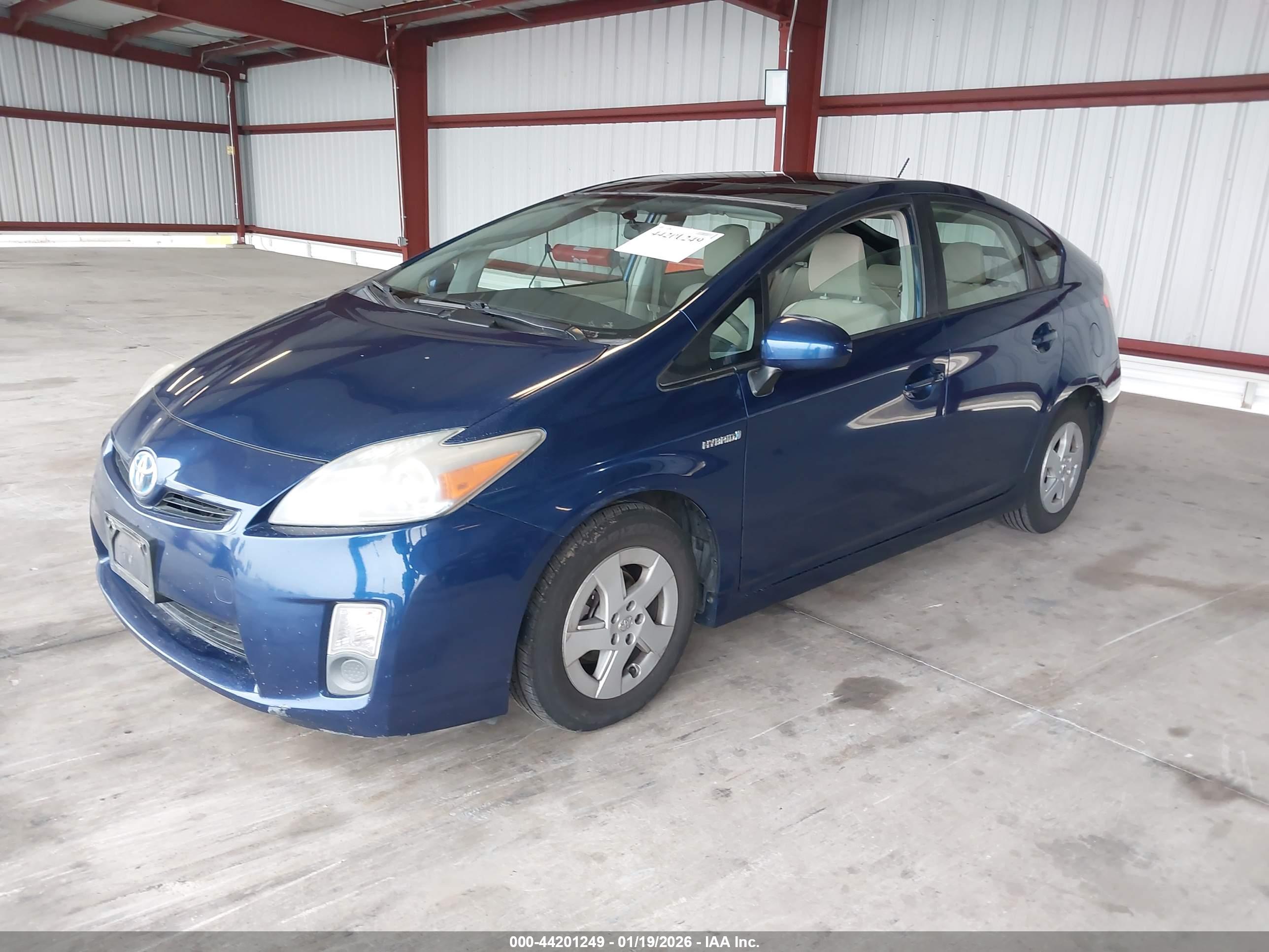 TOYOTA PRIUS image 2