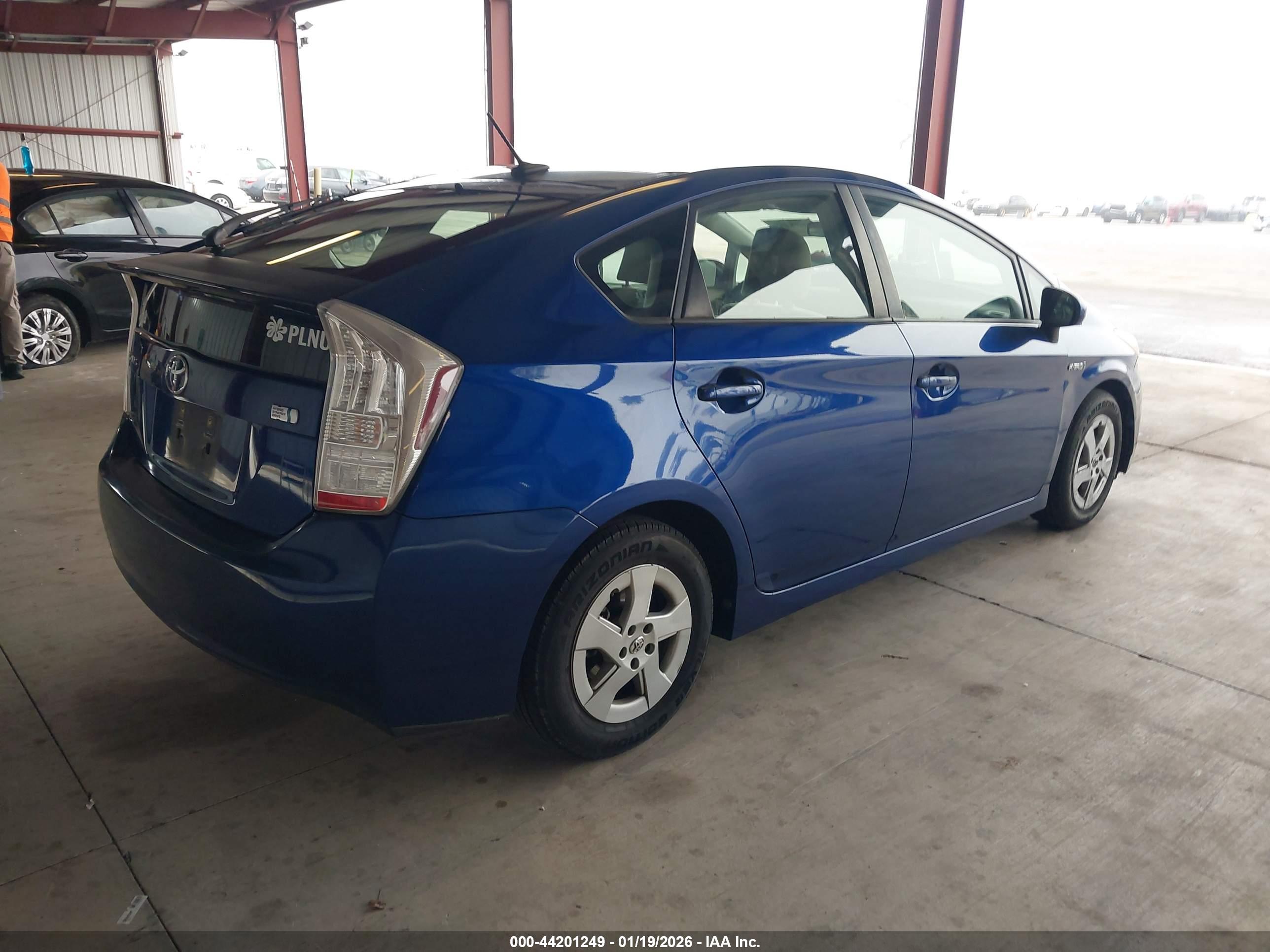 TOYOTA PRIUS image 4