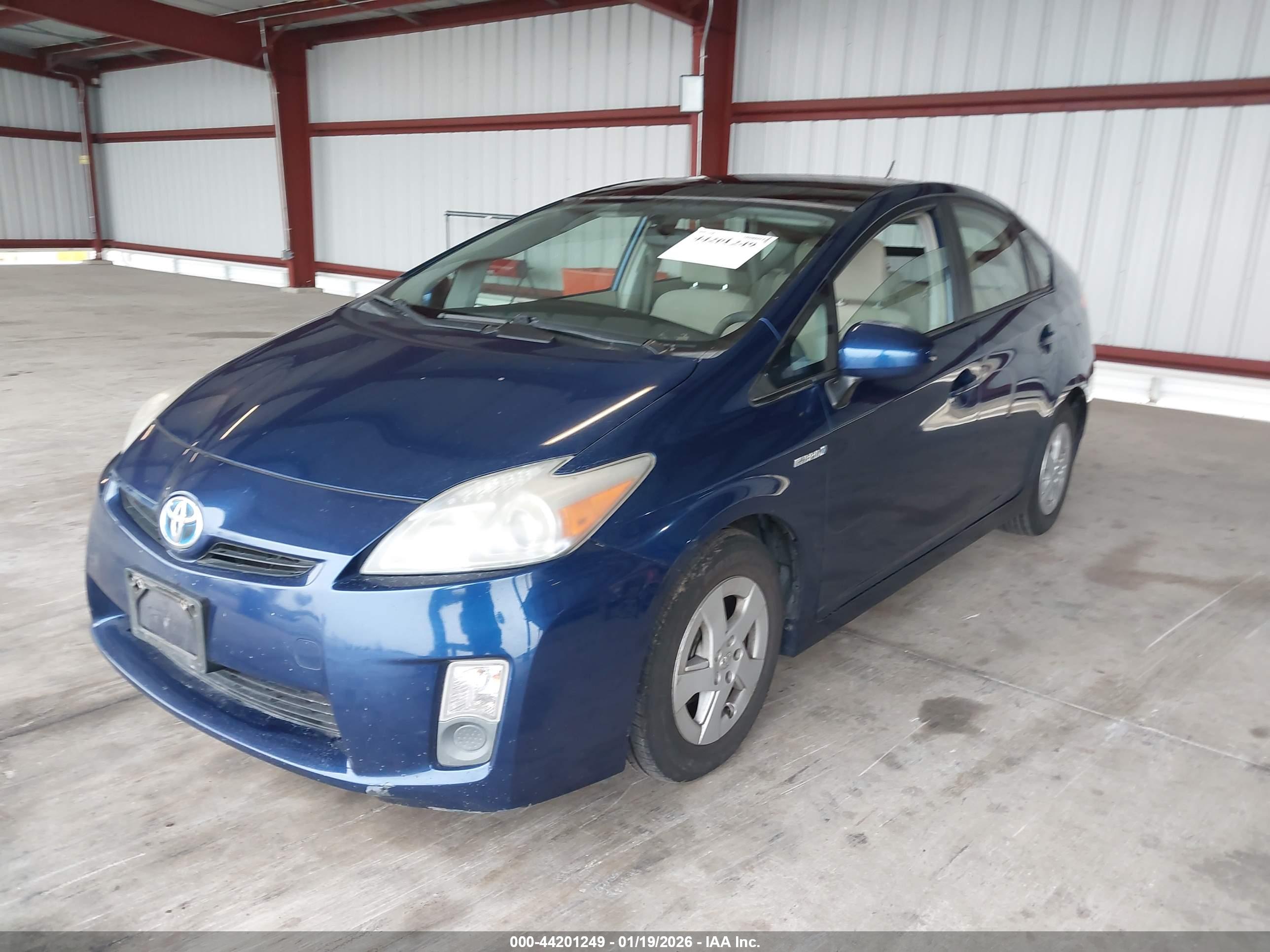 TOYOTA PRIUS image 6