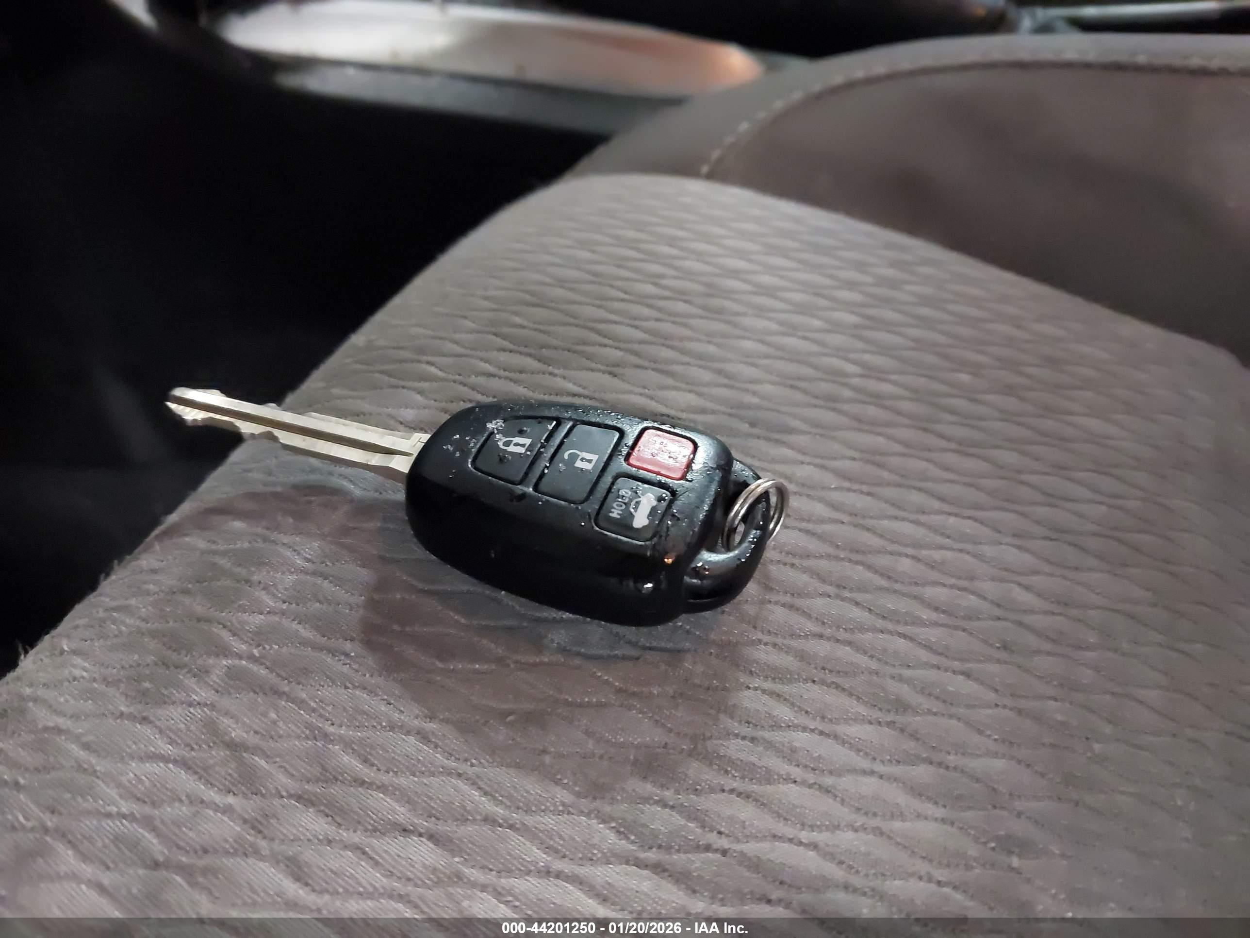 TOYOTA COROLLA image 11
