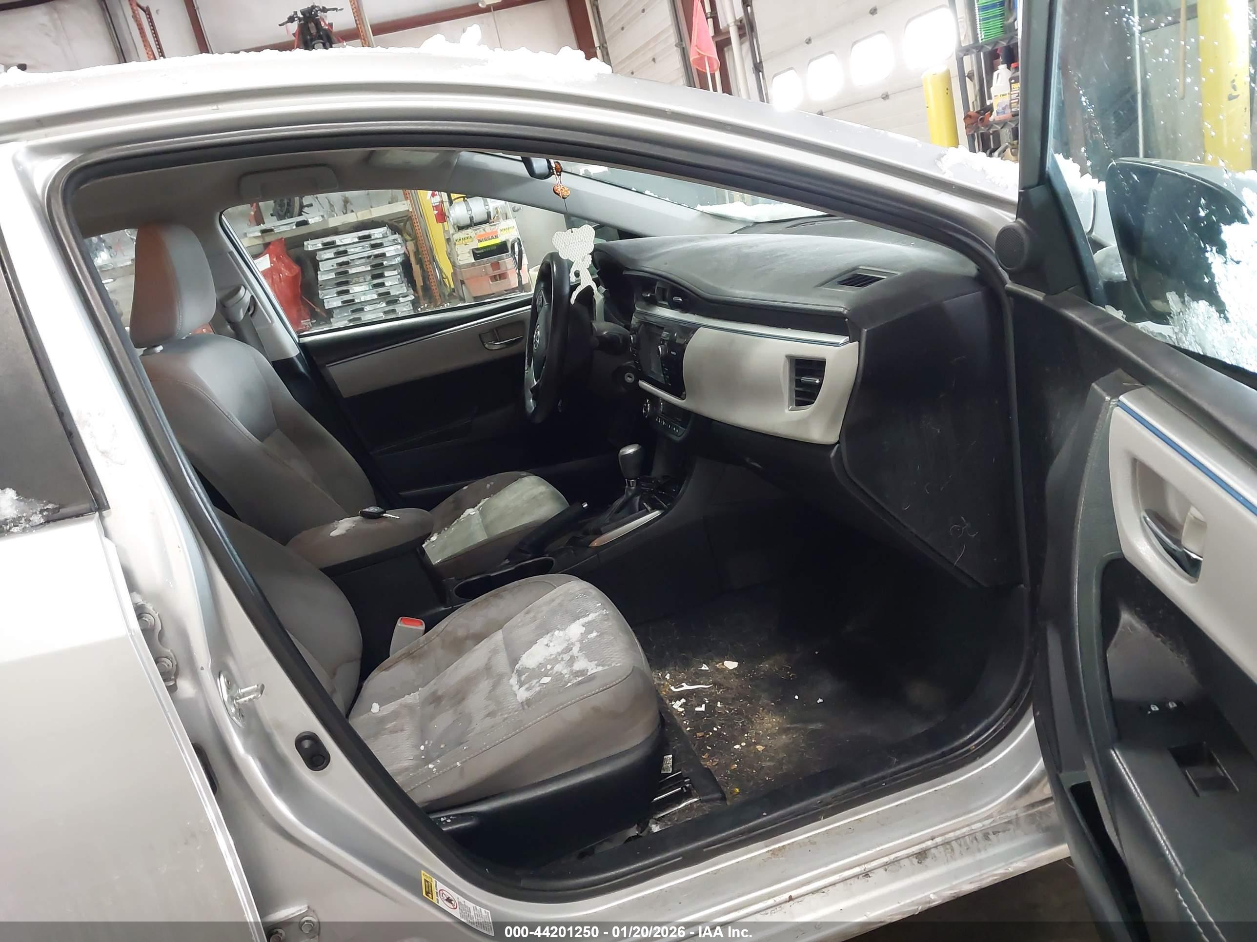 TOYOTA COROLLA image 5