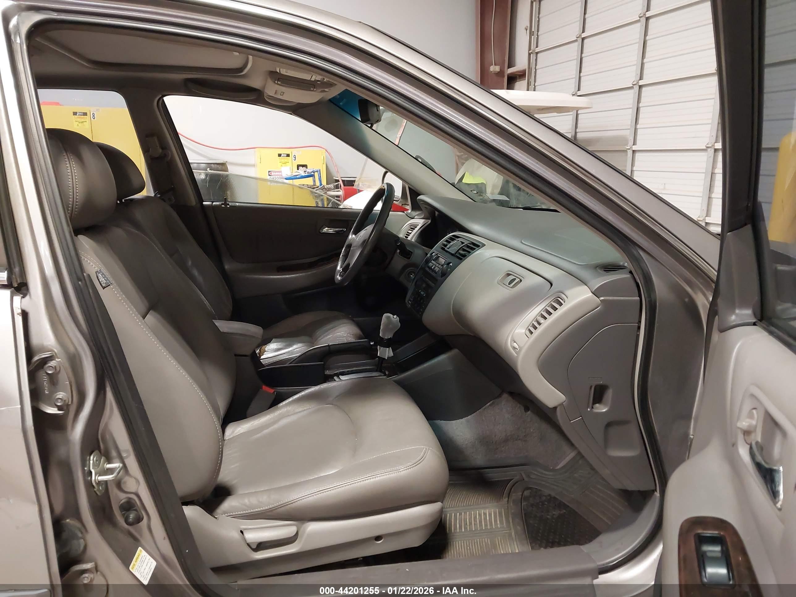 HONDA ACCORD image 5