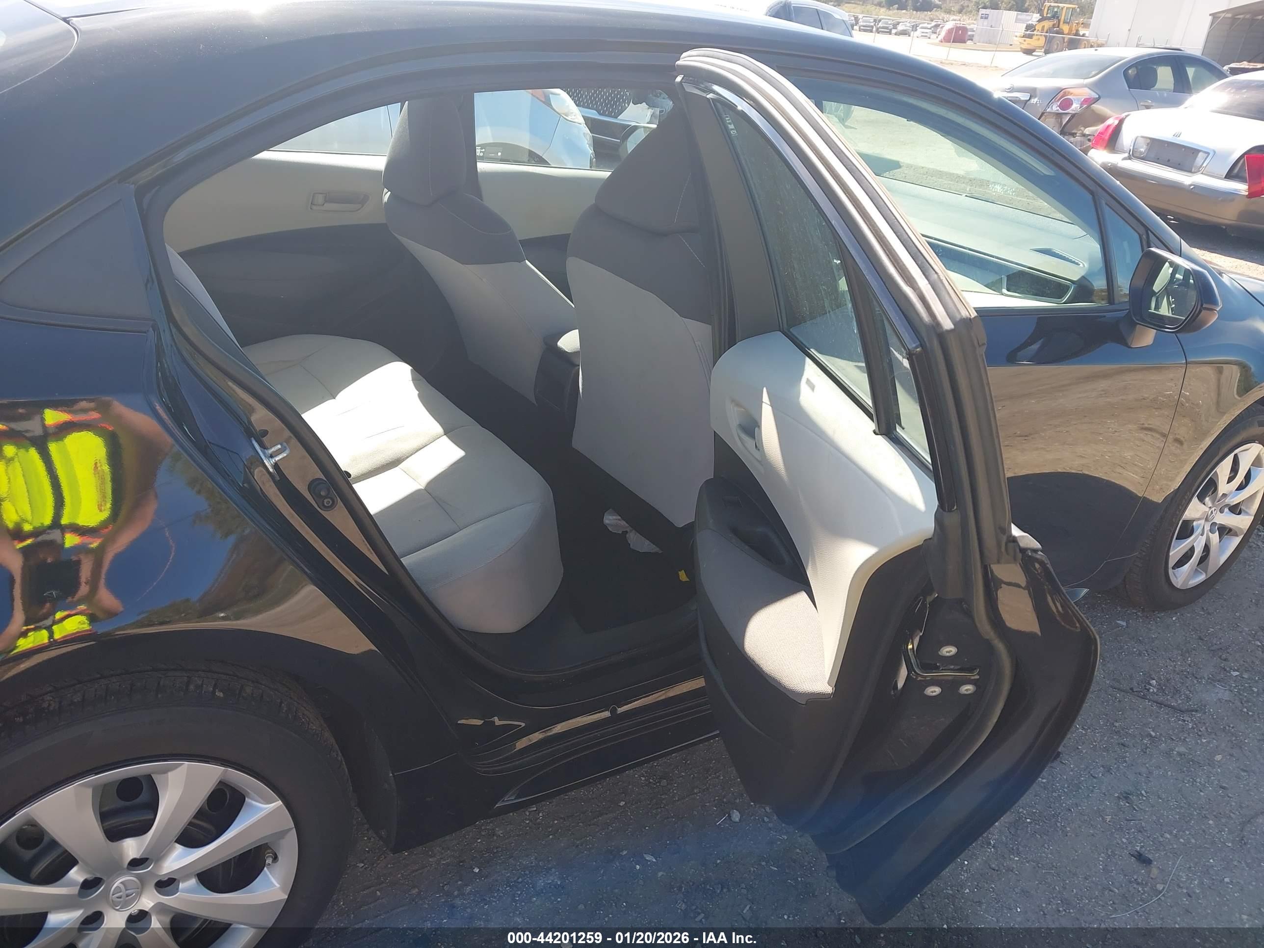TOYOTA COROLLA image 8