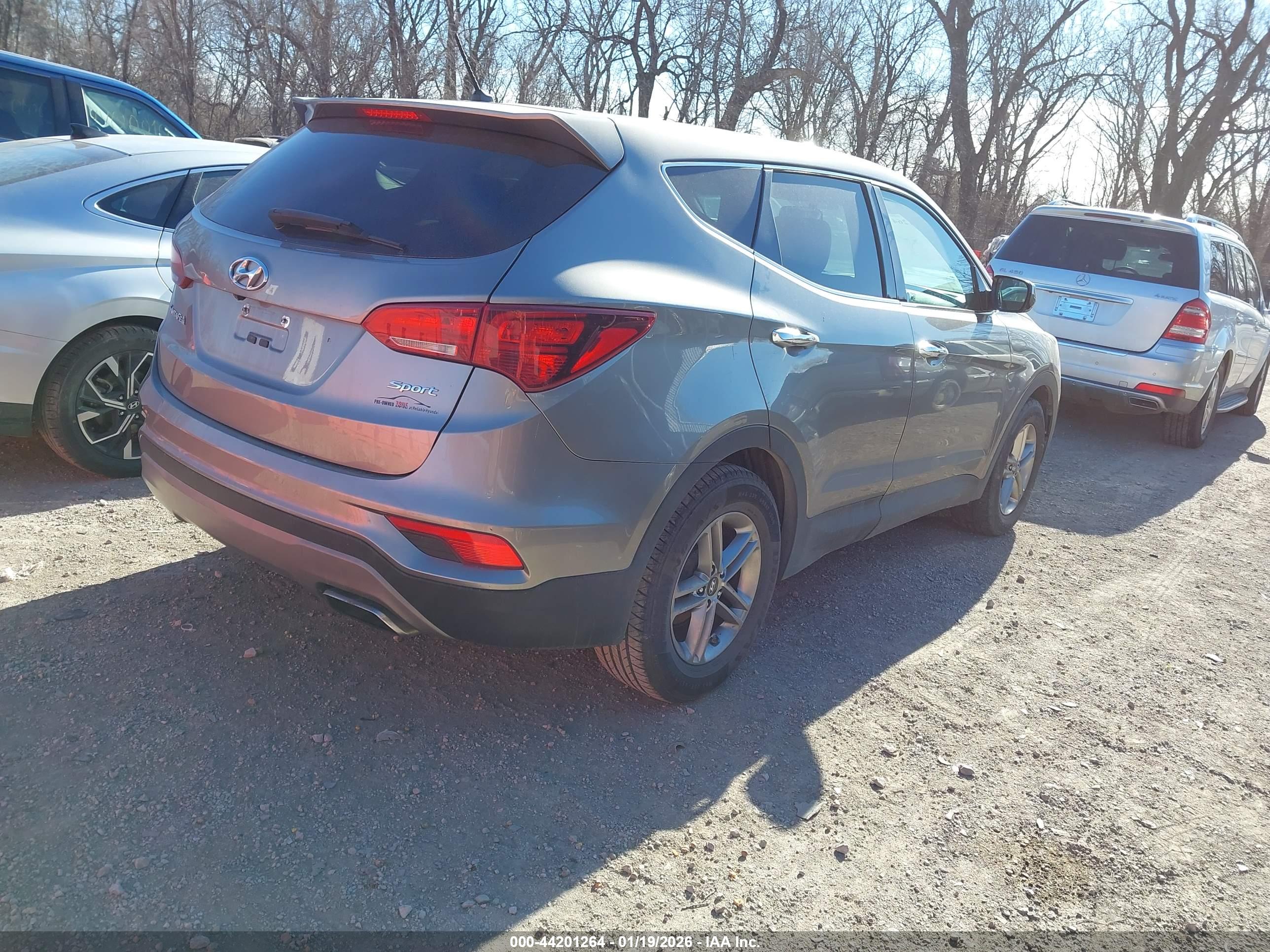 HYUNDAI SANTA image 4
