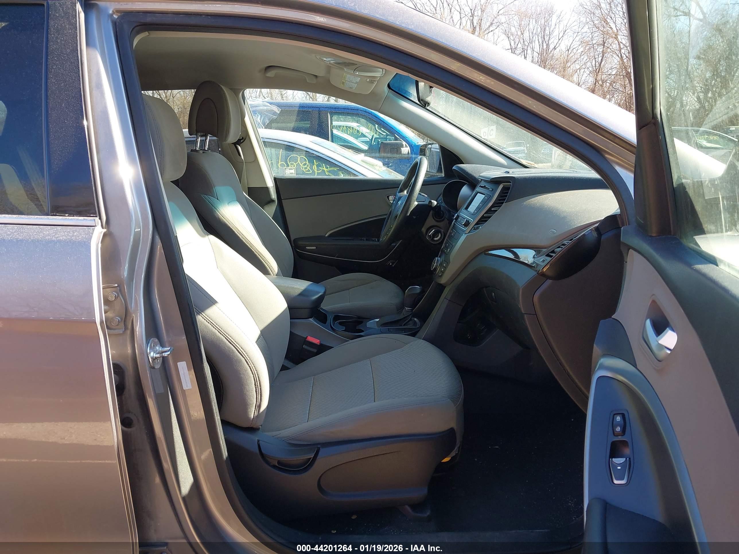 HYUNDAI SANTA image 5