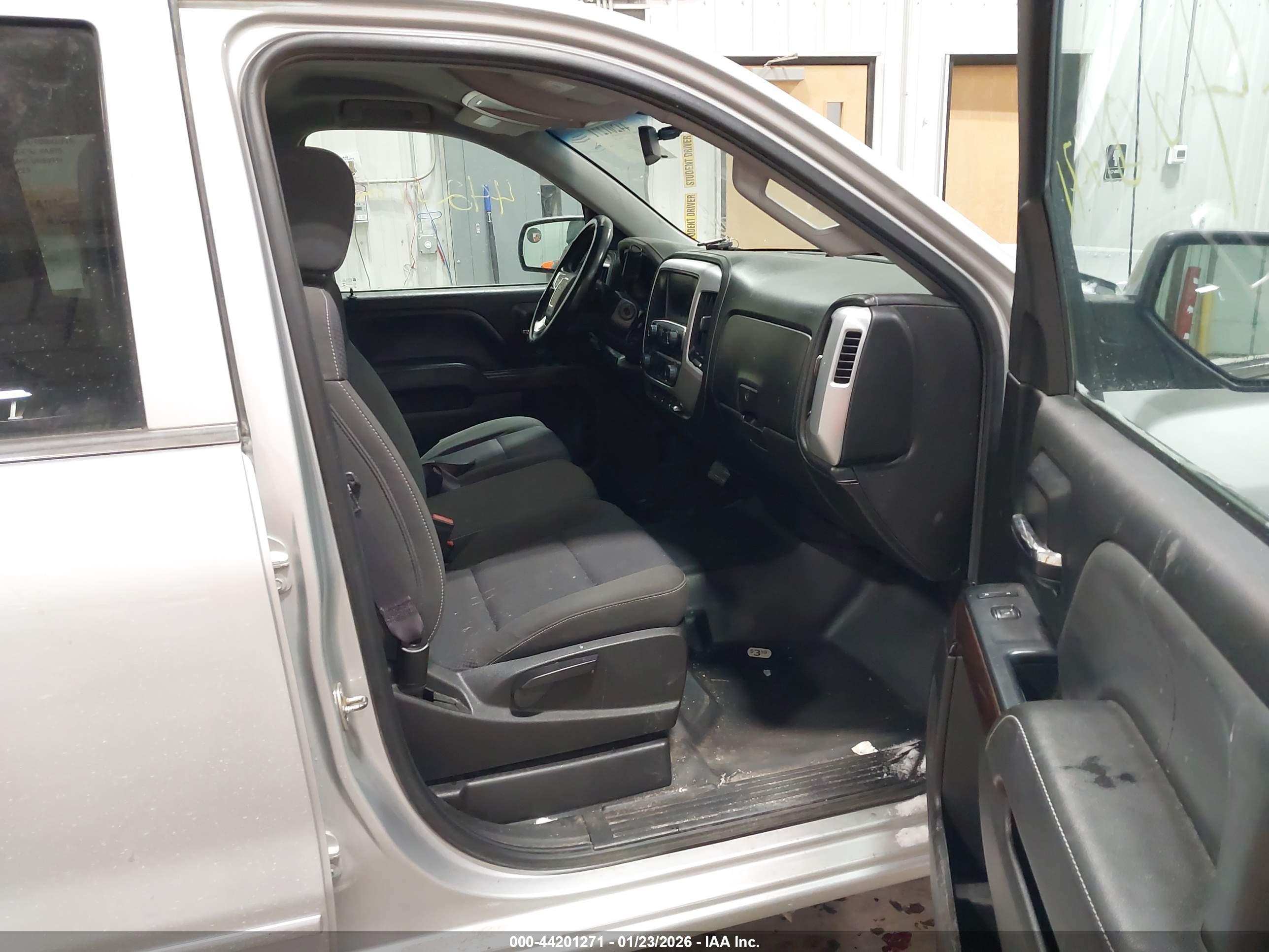 GMC SIERRA image 5