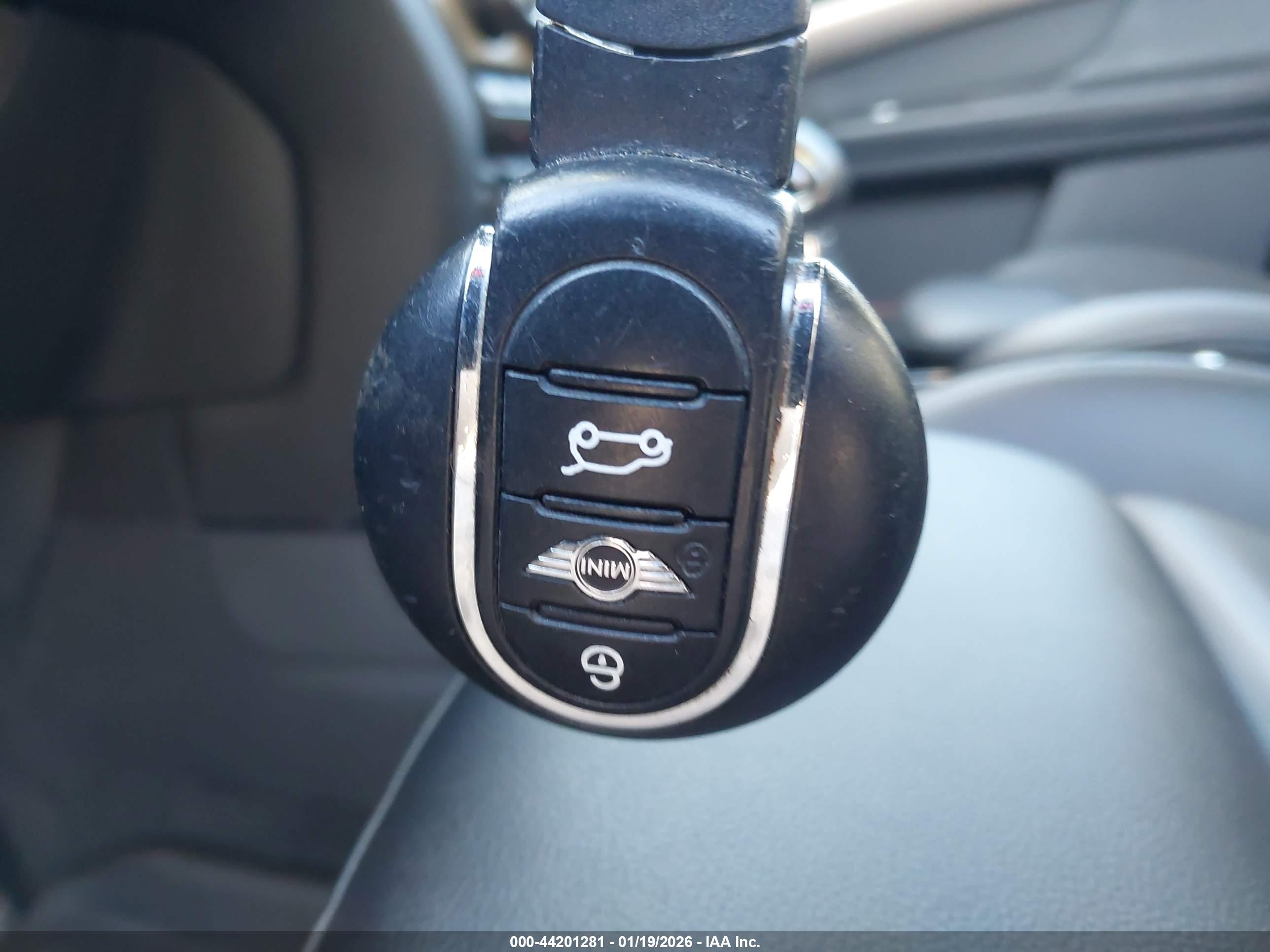 MINI COUNTRYMAN image 11