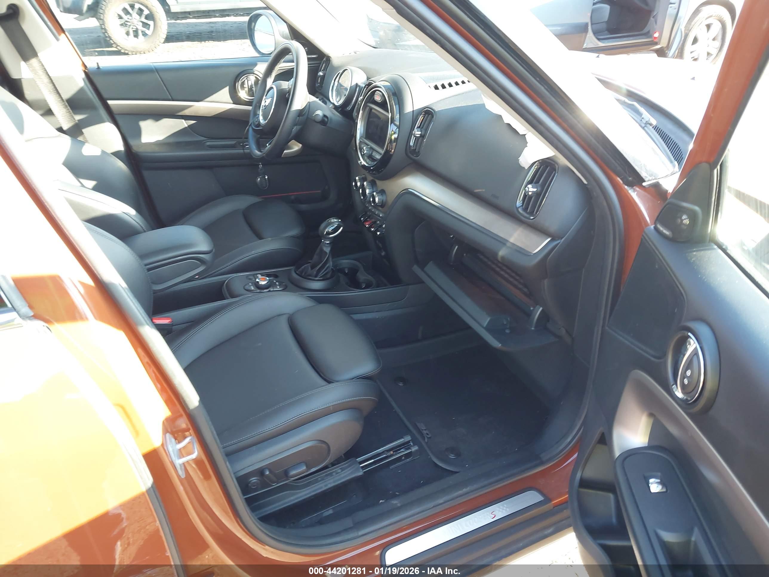 MINI COUNTRYMAN image 5