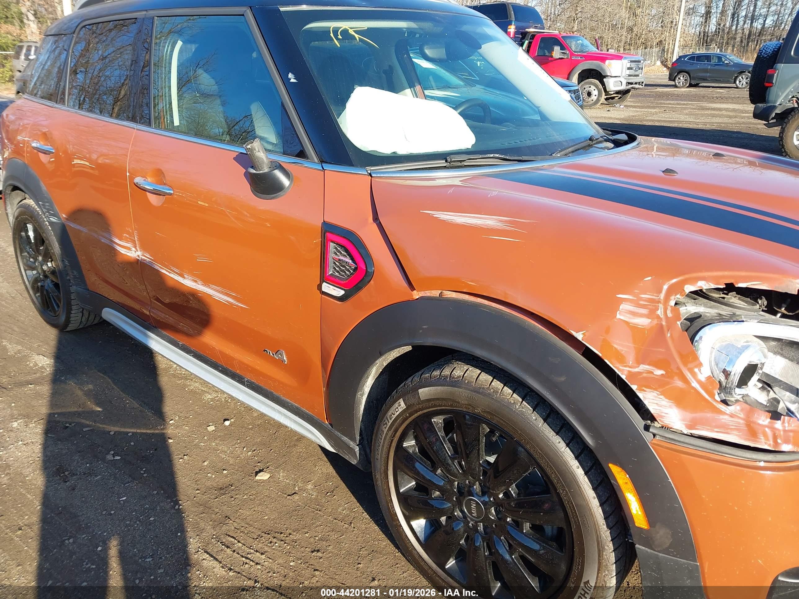 MINI COUNTRYMAN image 6