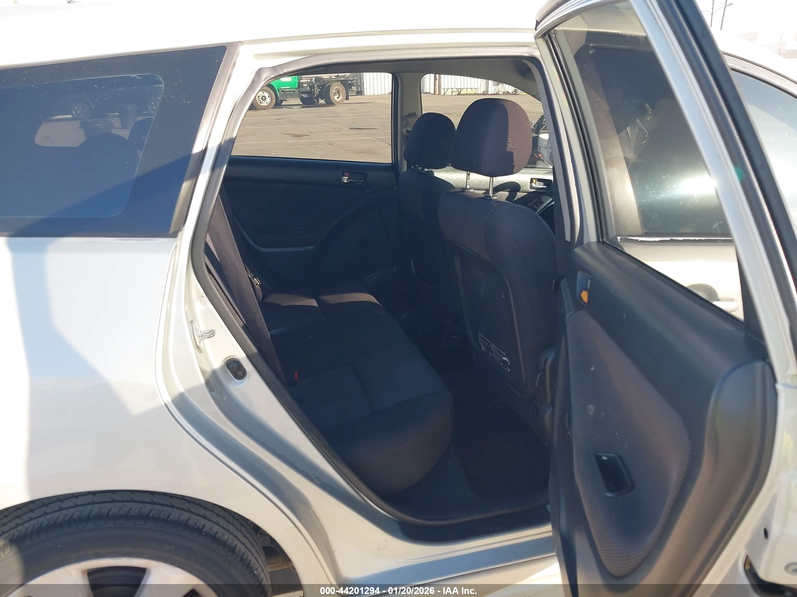 TOYOTA MATRIX image 8