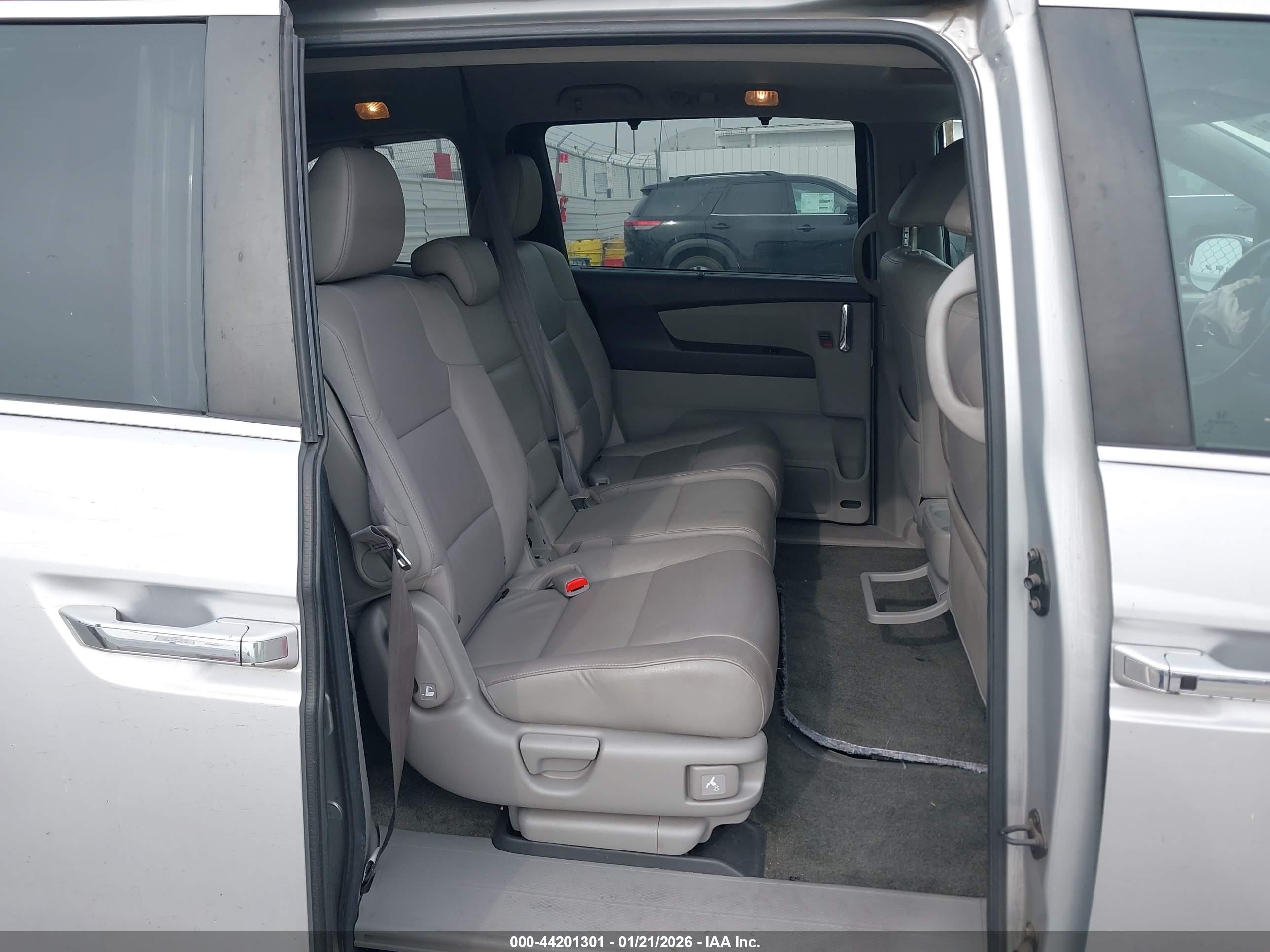 HONDA ODYSSEY image 8
