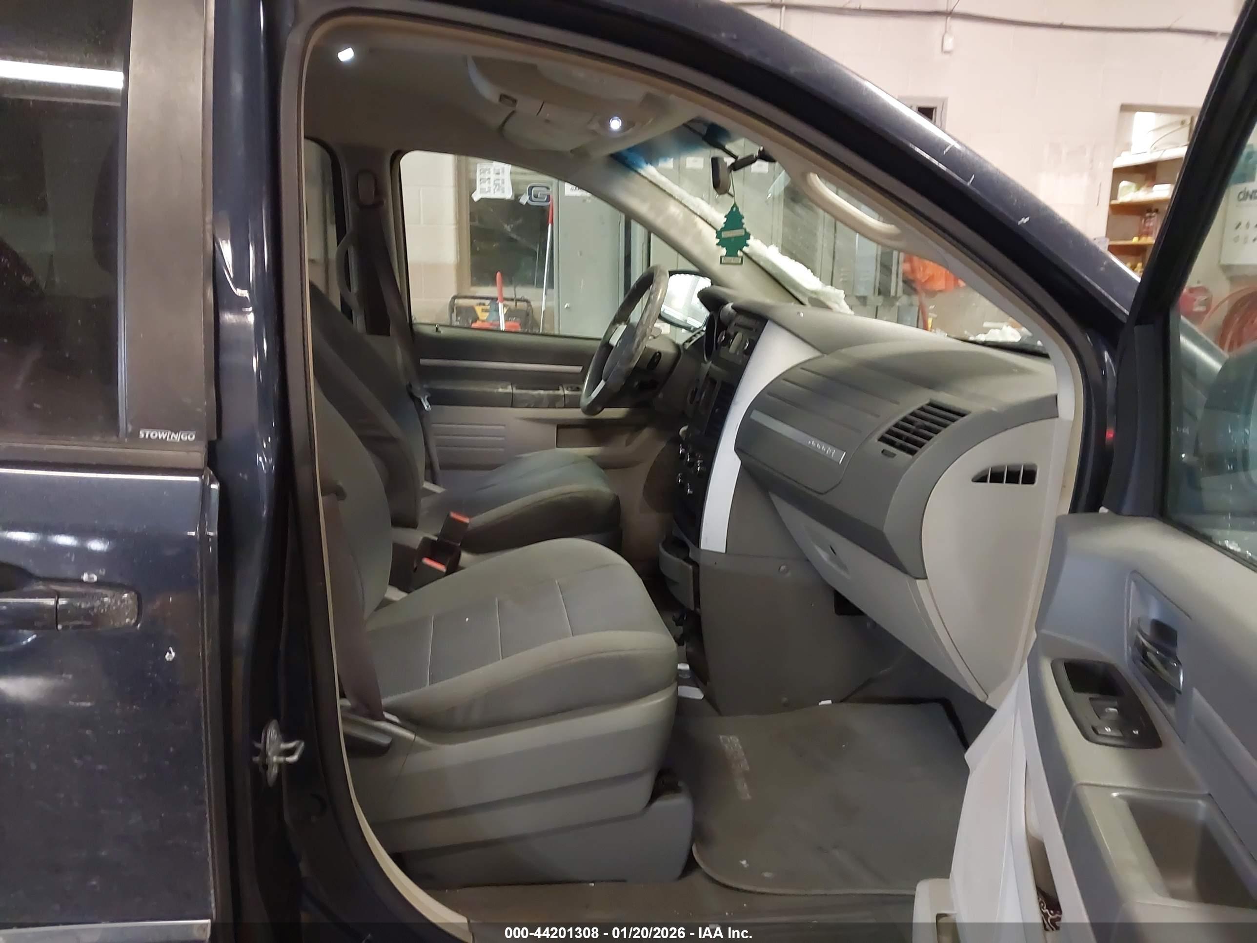 DODGE GRAND image 5