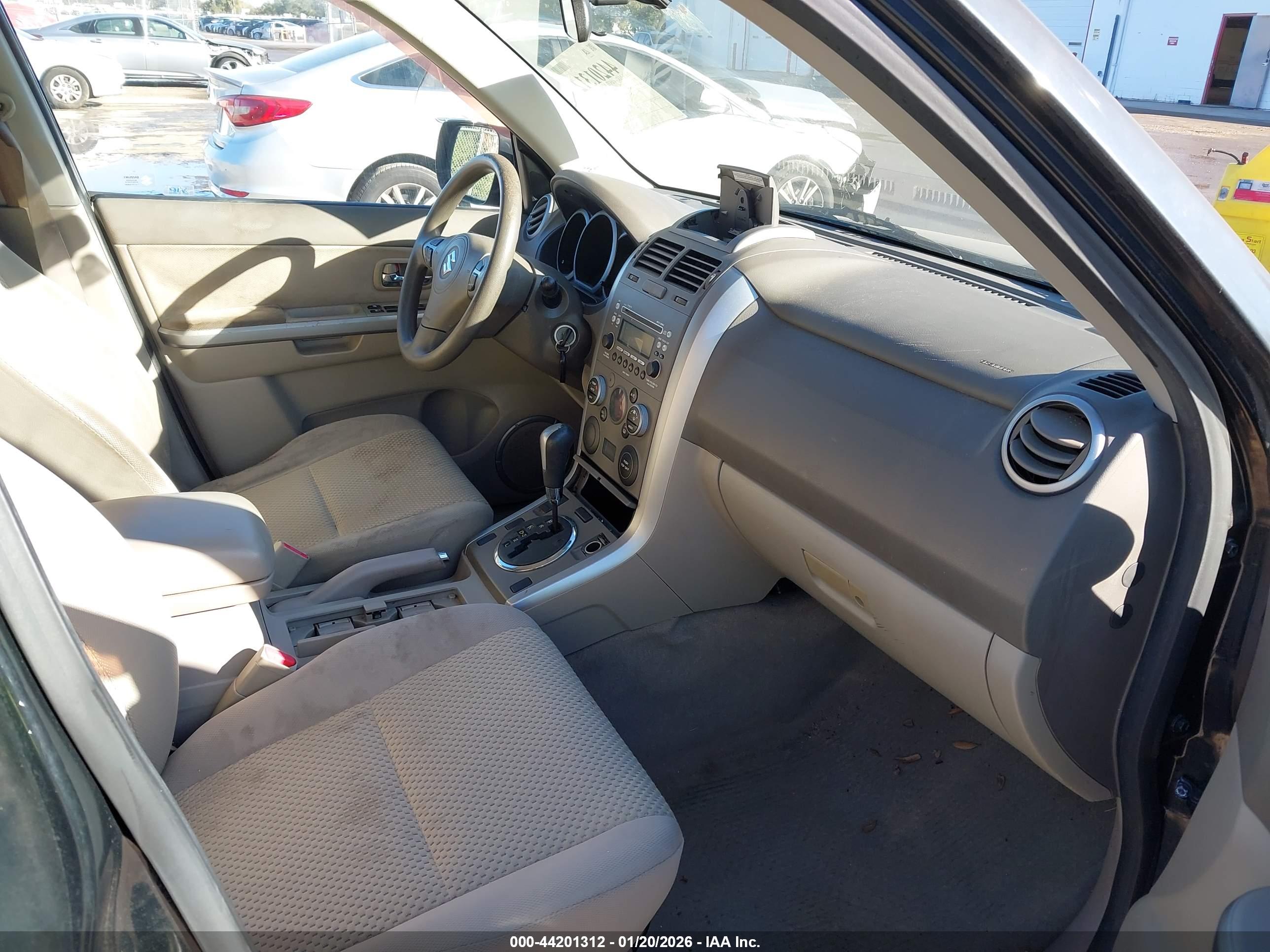 SUZUKI GRAND image 5