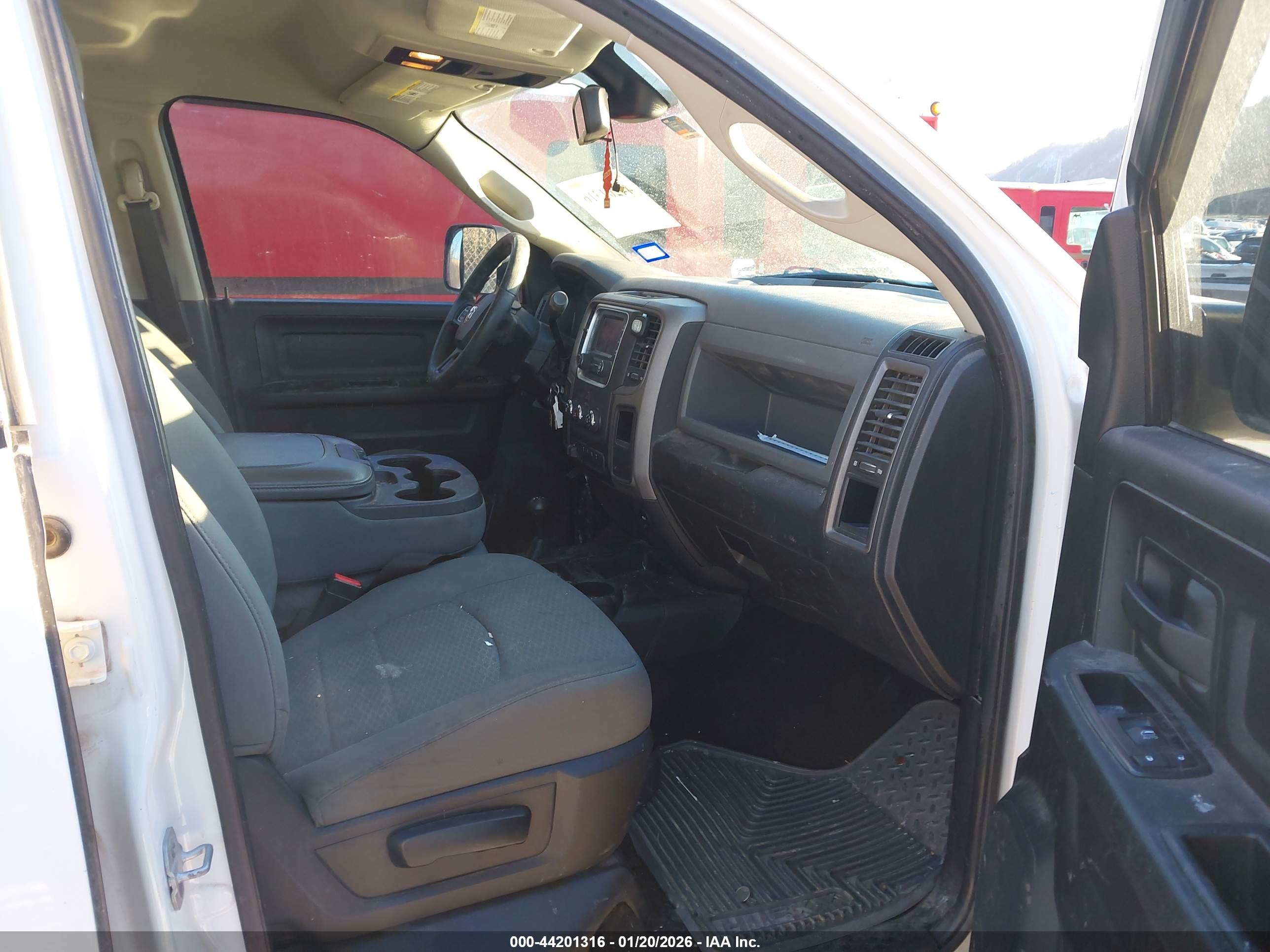 RAM 2500 image 5